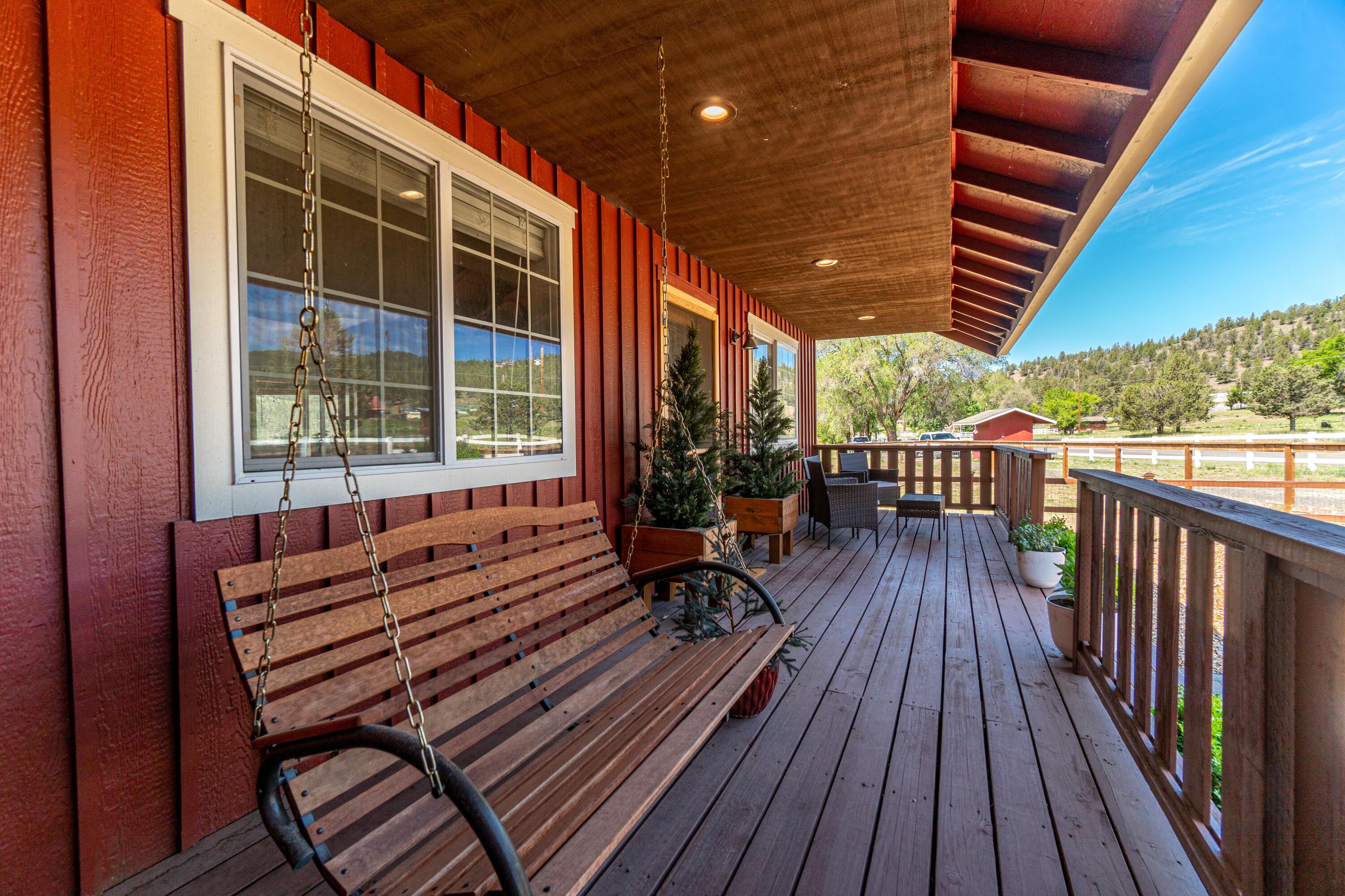 1510 NE Haytons Elk View Lane