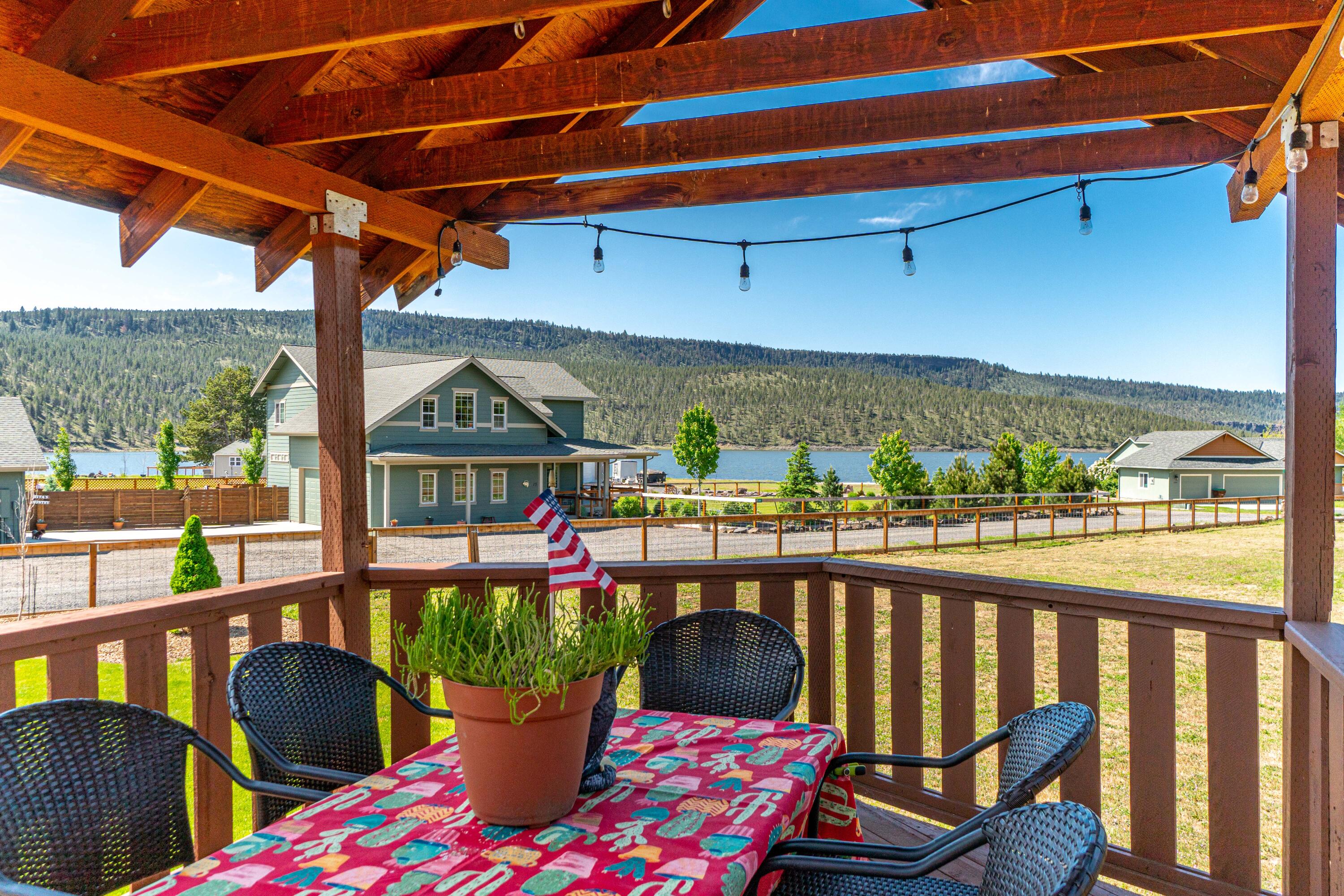 1510 NE Haytons Elk View Lane