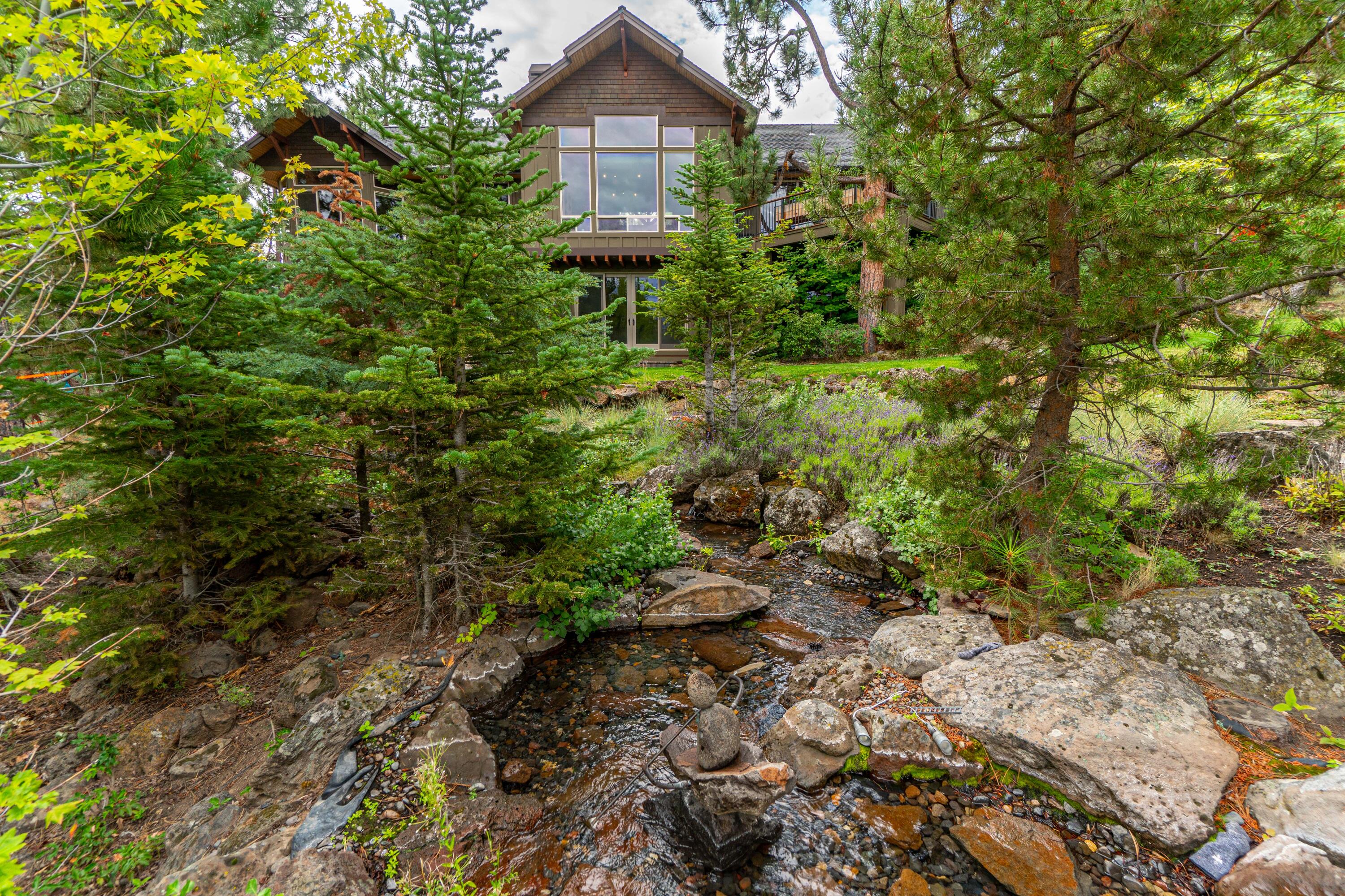 1654 NW Overlook Drive