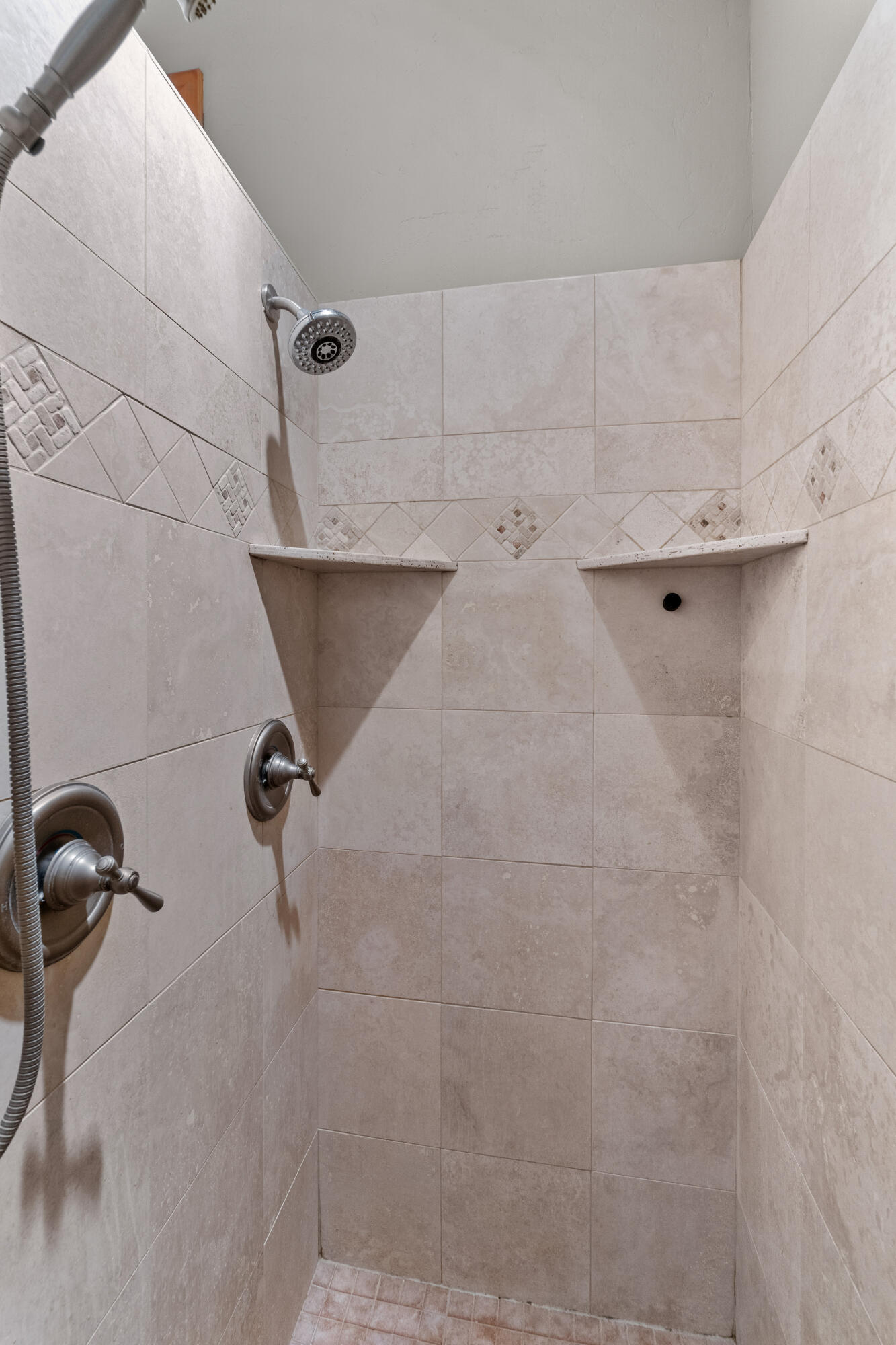 1654 NW Overlook Drive