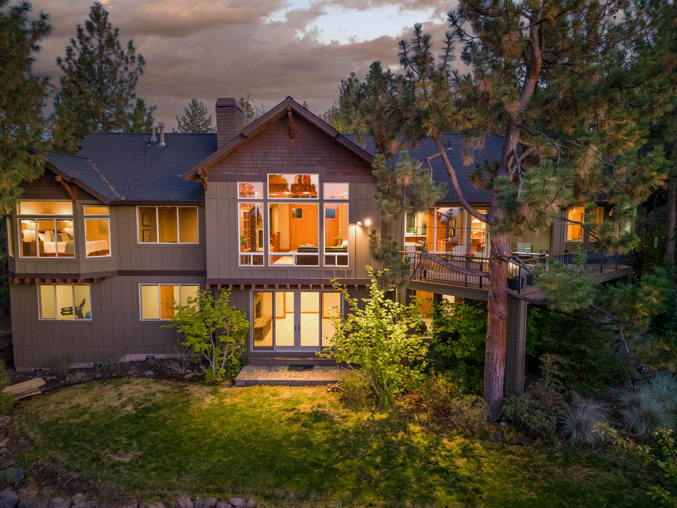 1654 NW Overlook Drive