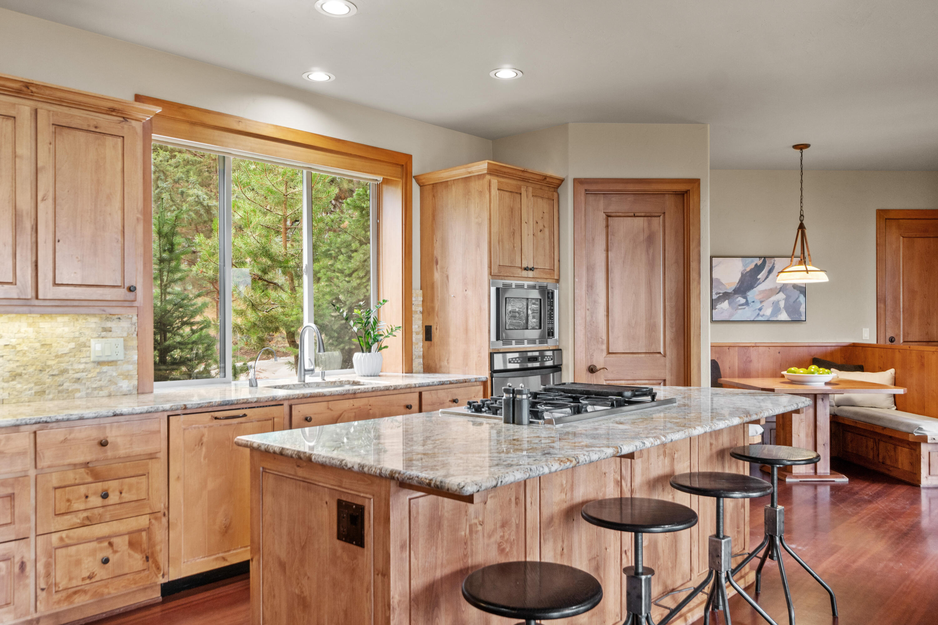 1654 NW Overlook Drive