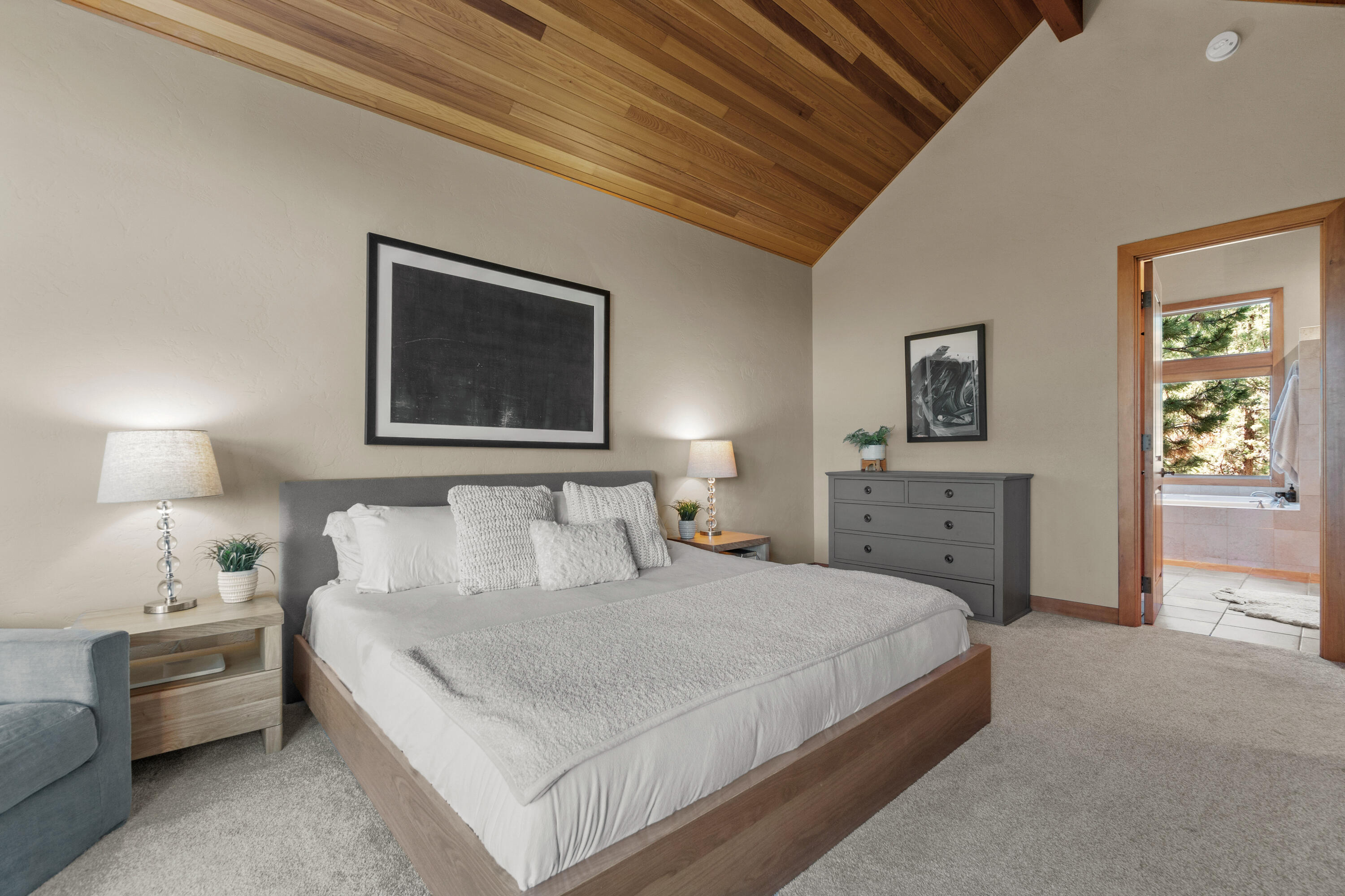 1654 NW Overlook Drive