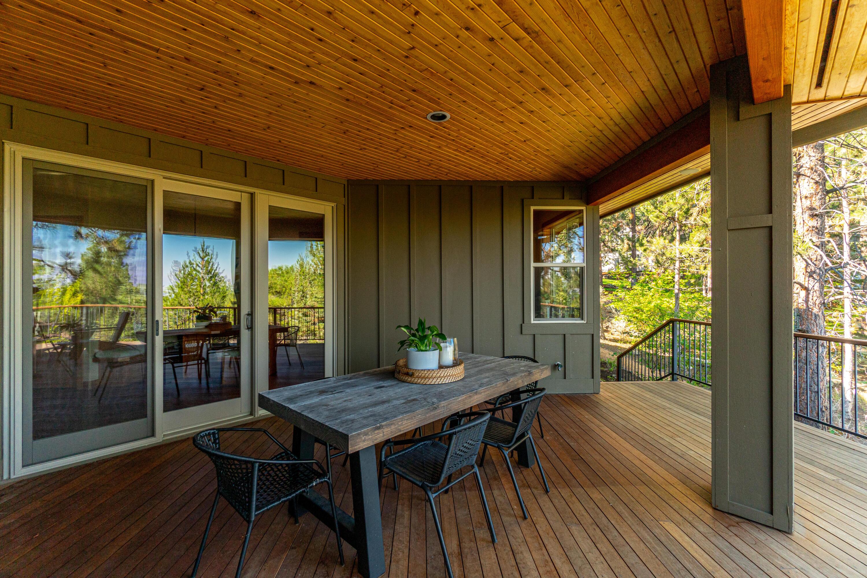 1654 NW Overlook Drive