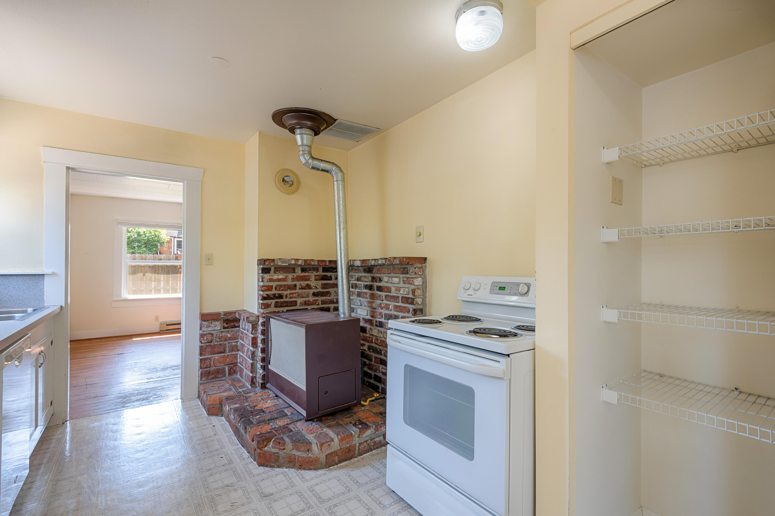 1206 NW Elgin Avenue