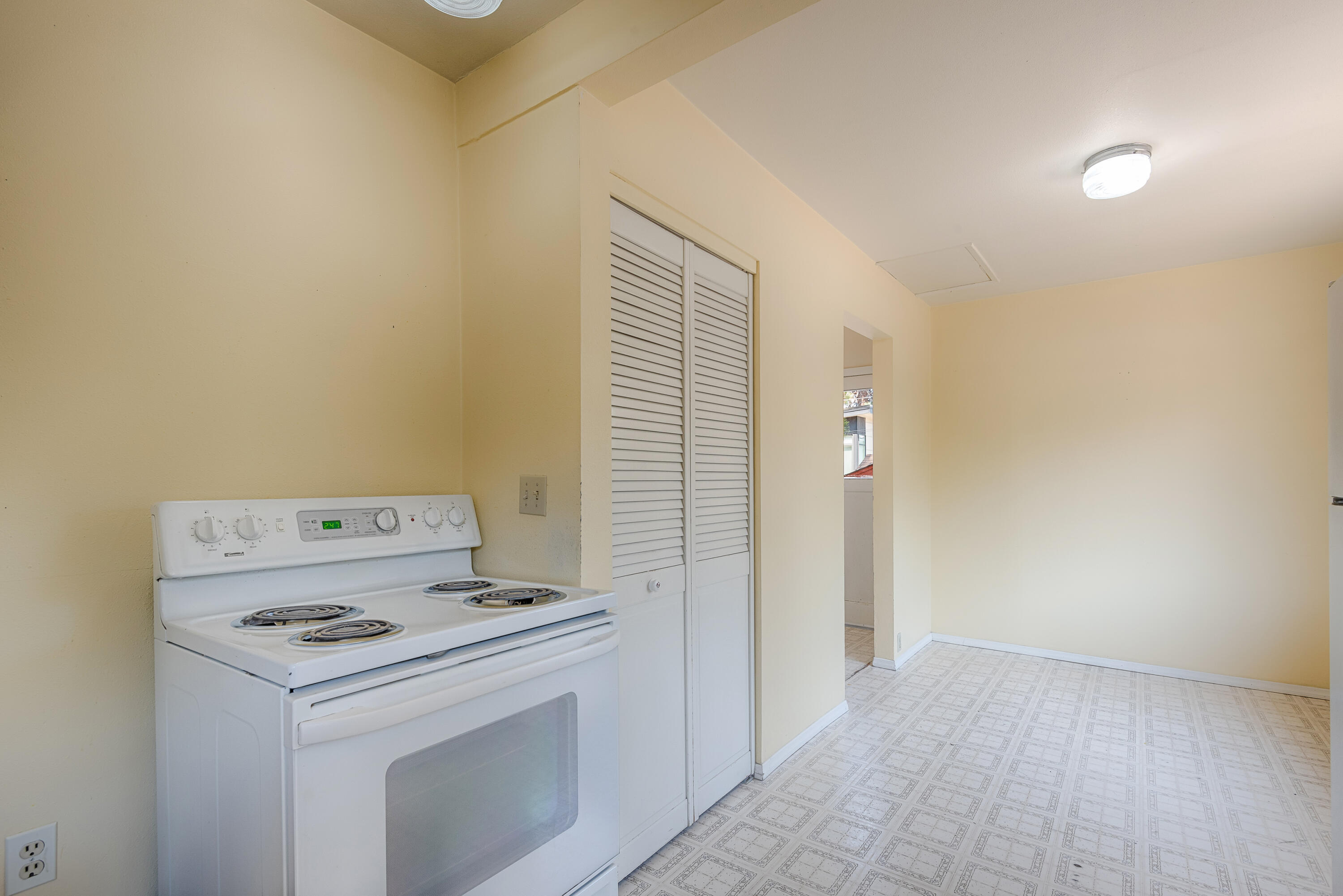 1206 NW Elgin Avenue