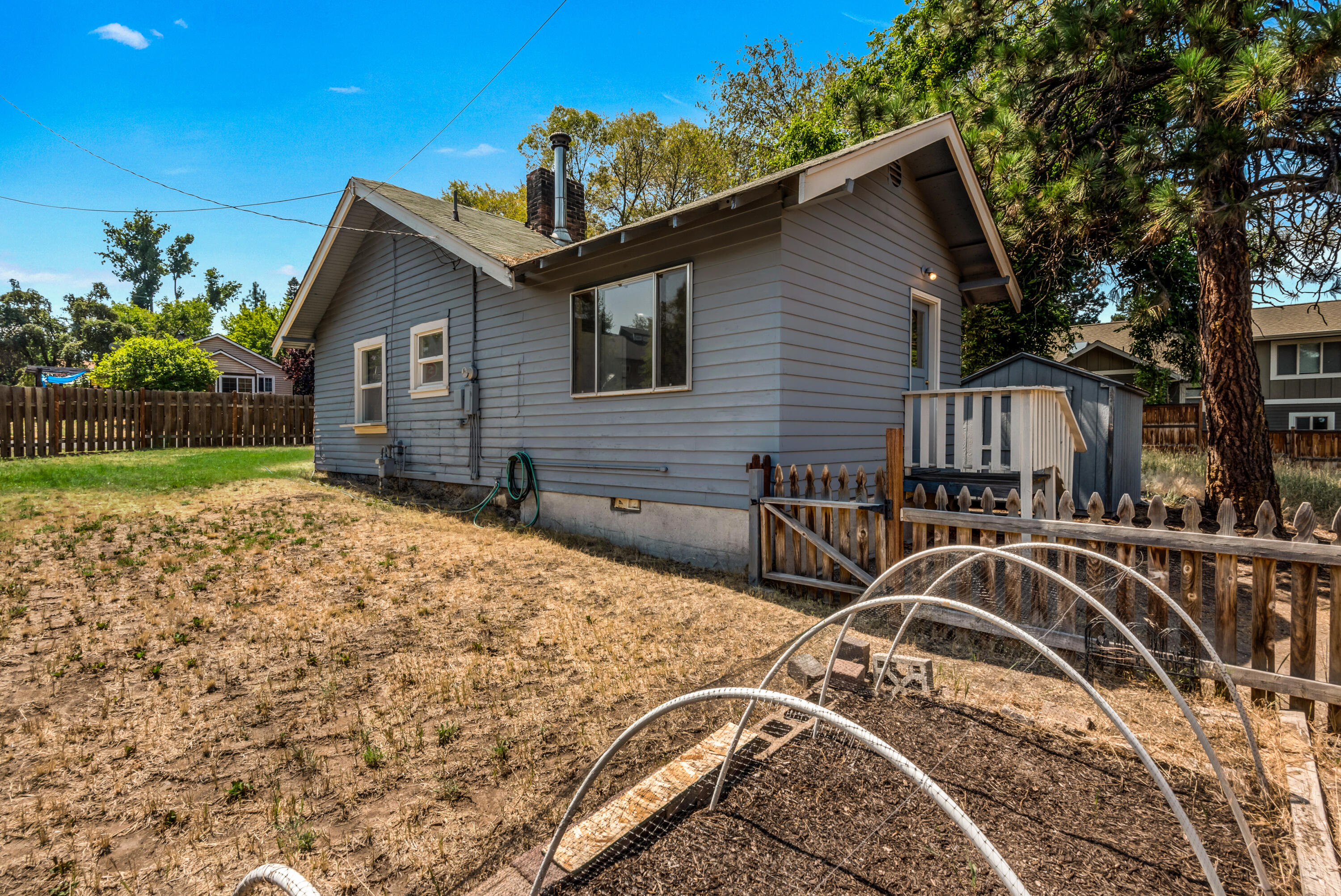 1206 NW Elgin Avenue