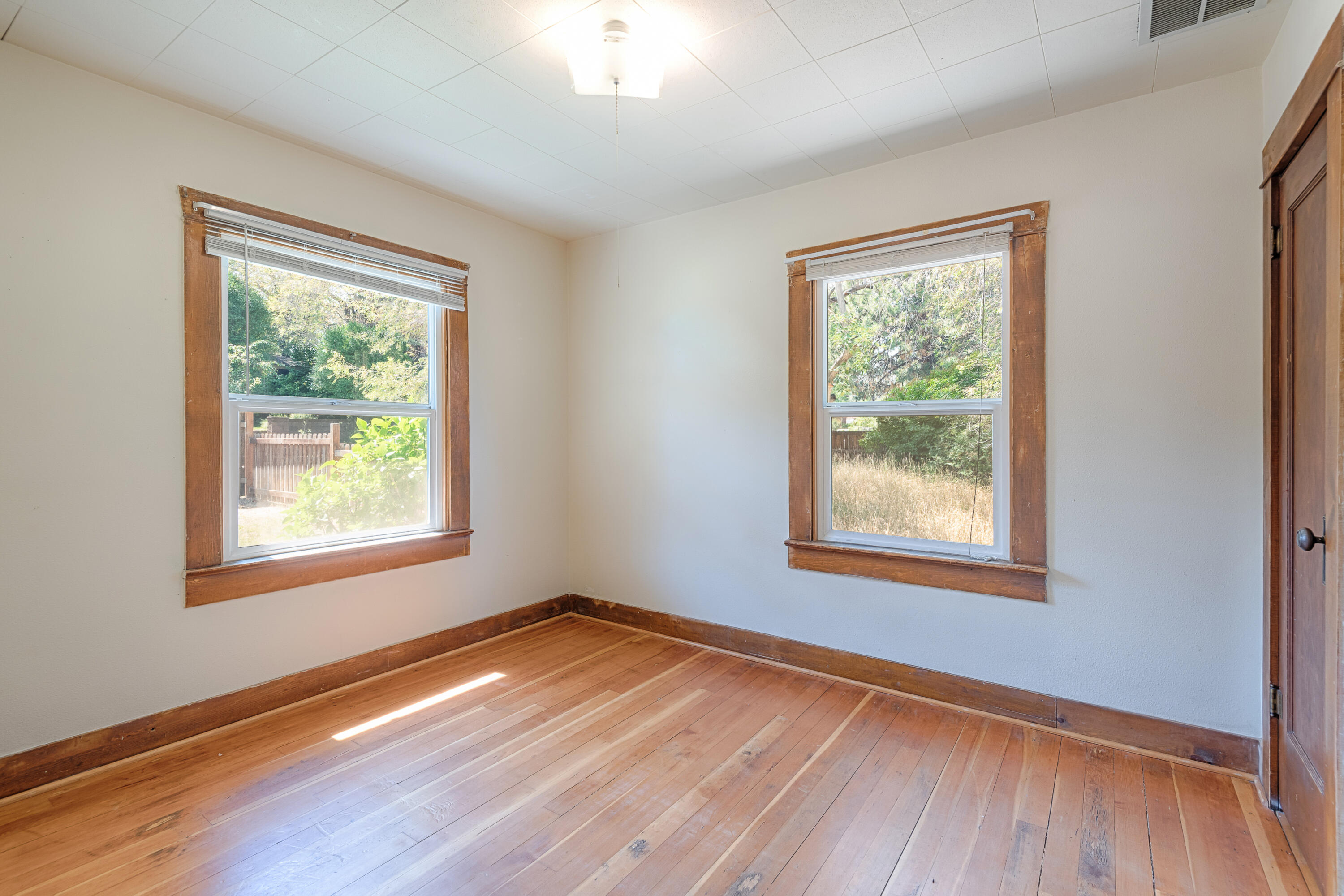 1206 NW Elgin Avenue