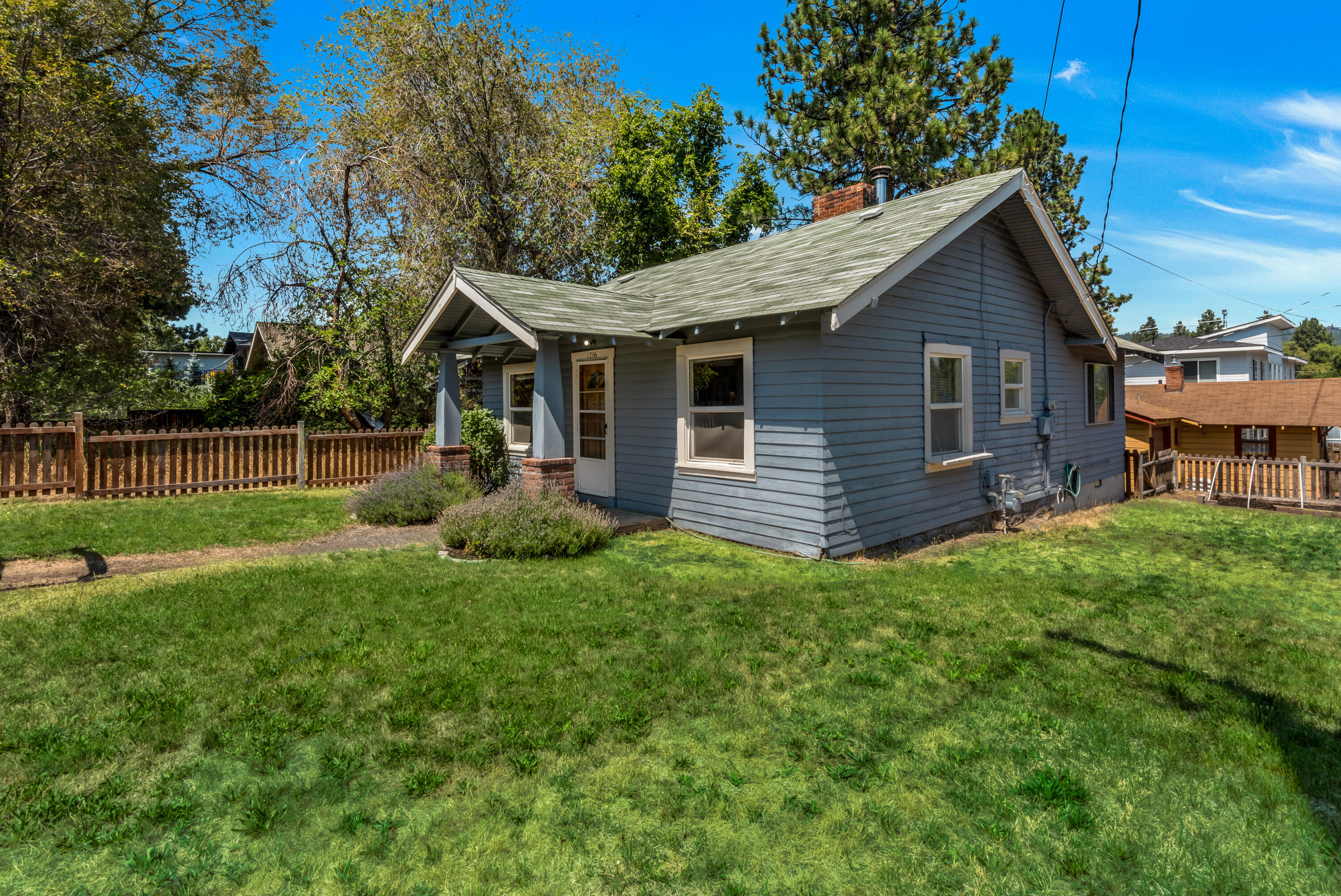 1206 NW Elgin Avenue