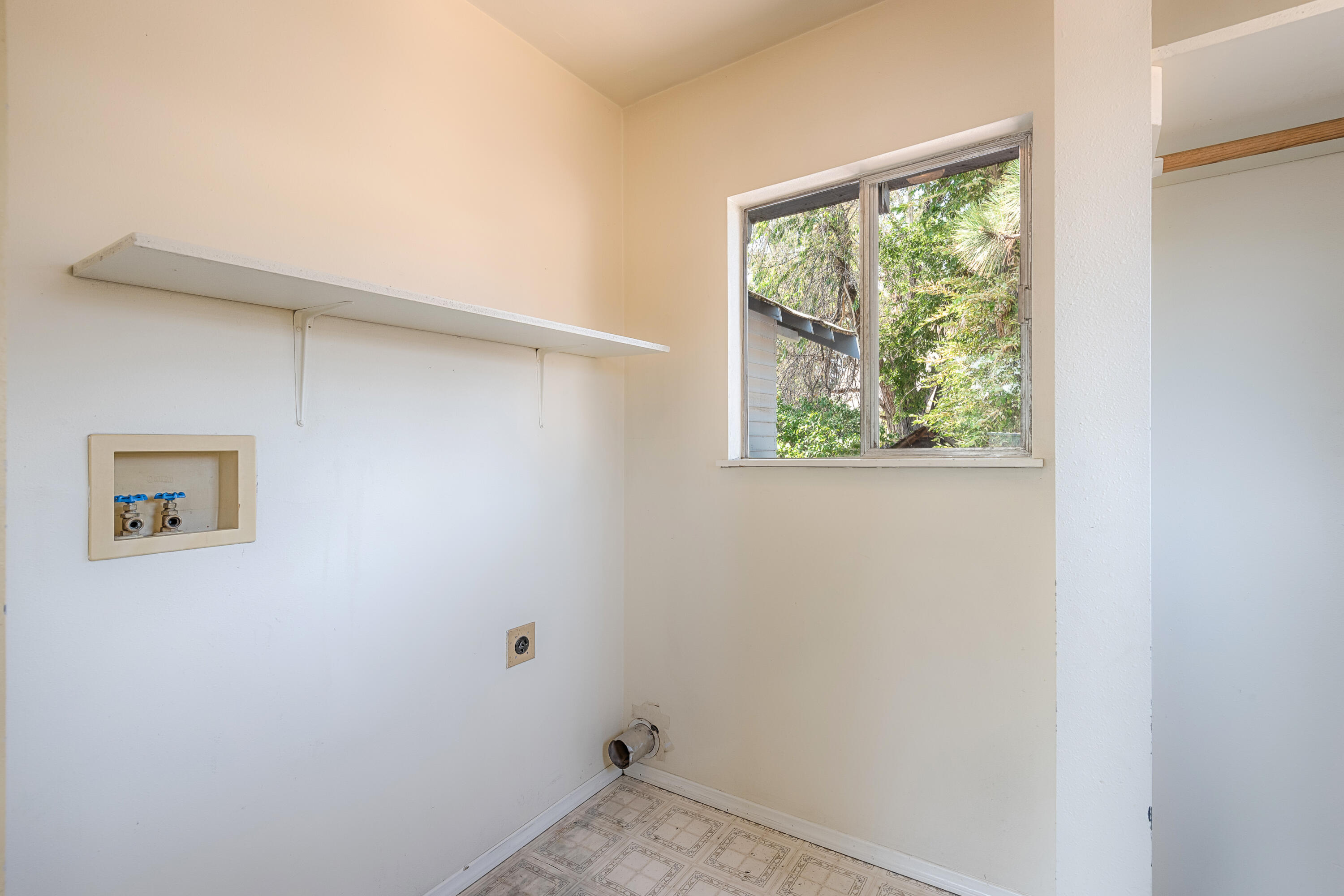 1206 NW Elgin Avenue