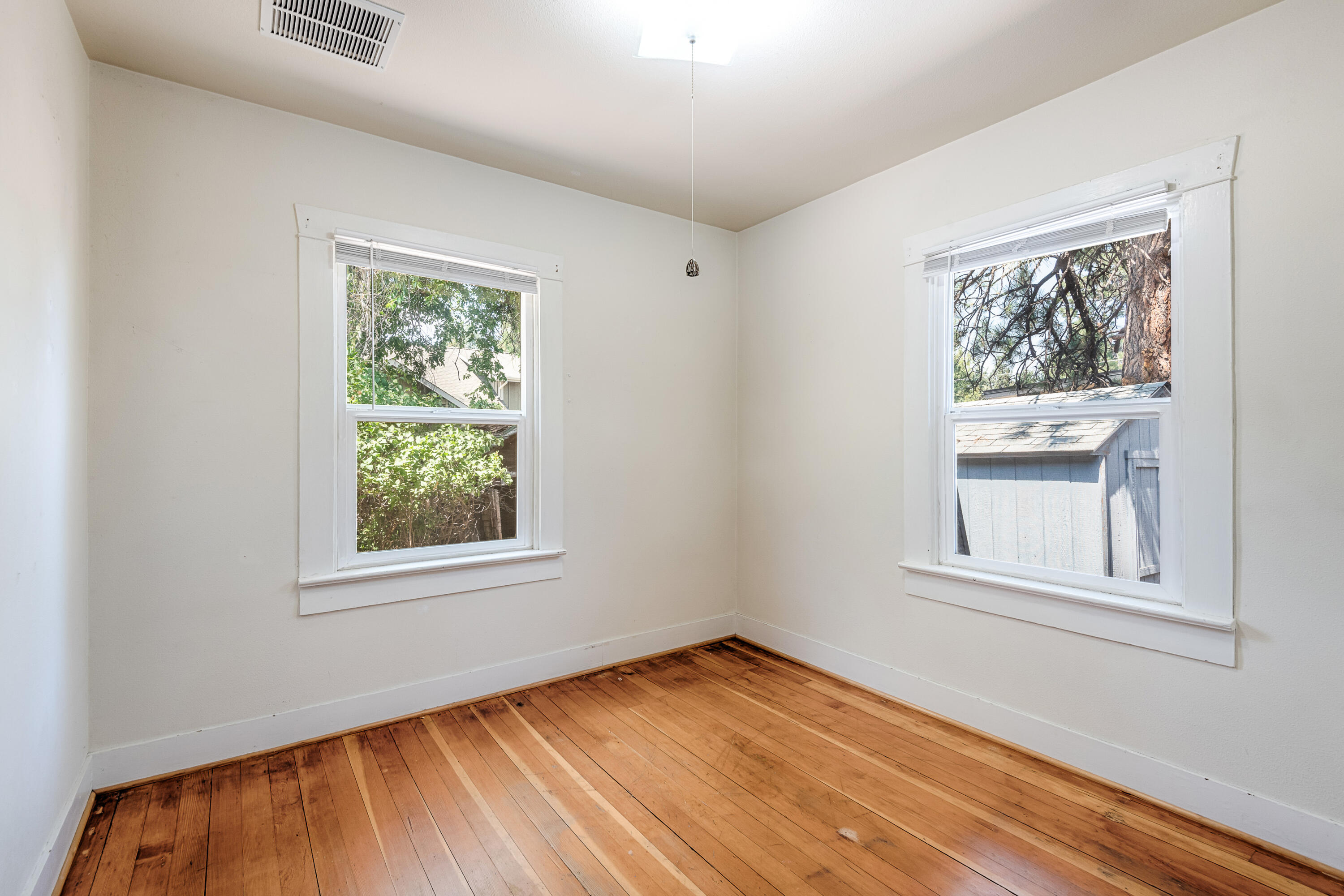 1206 NW Elgin Avenue