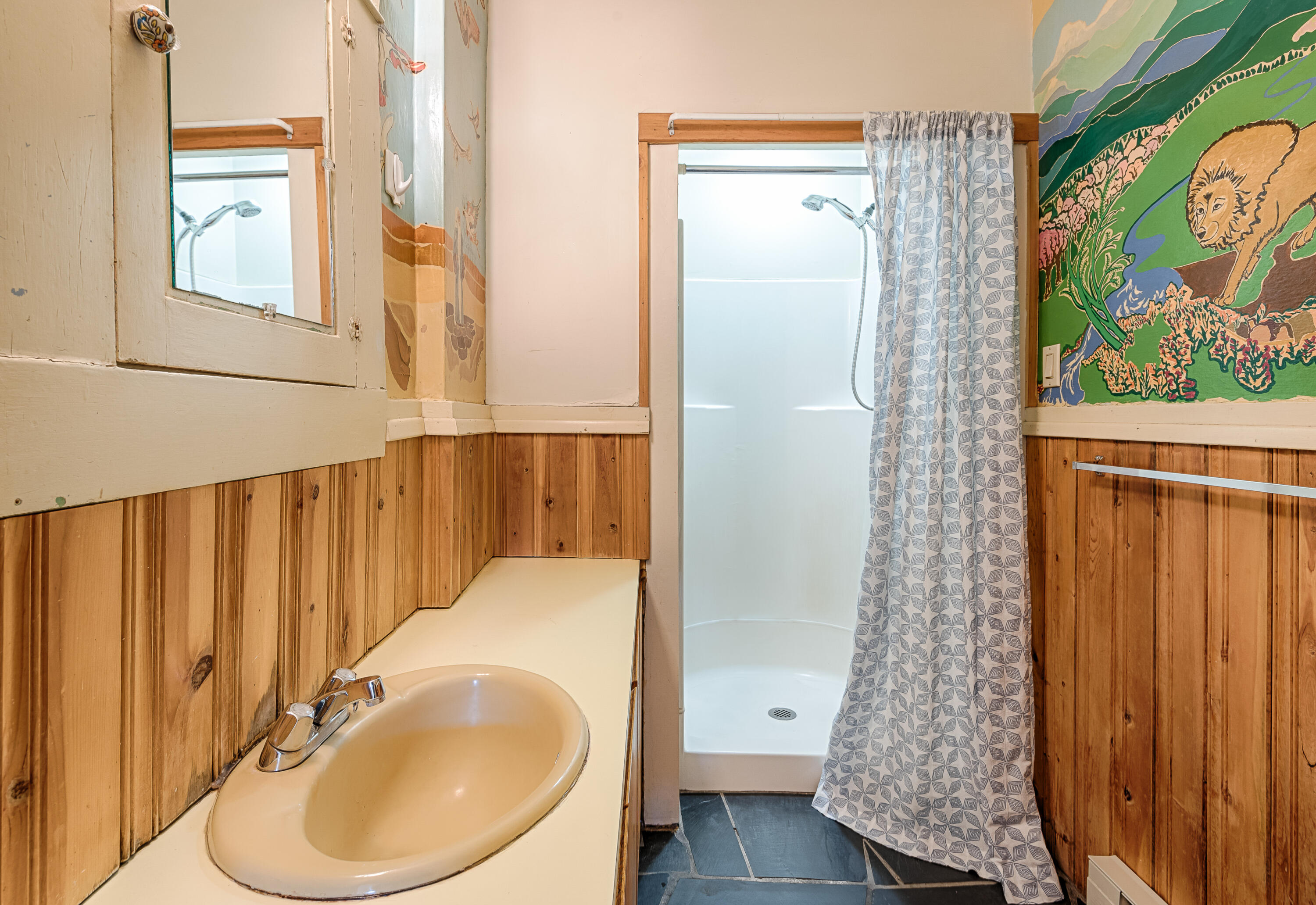 1206 NW Elgin Avenue