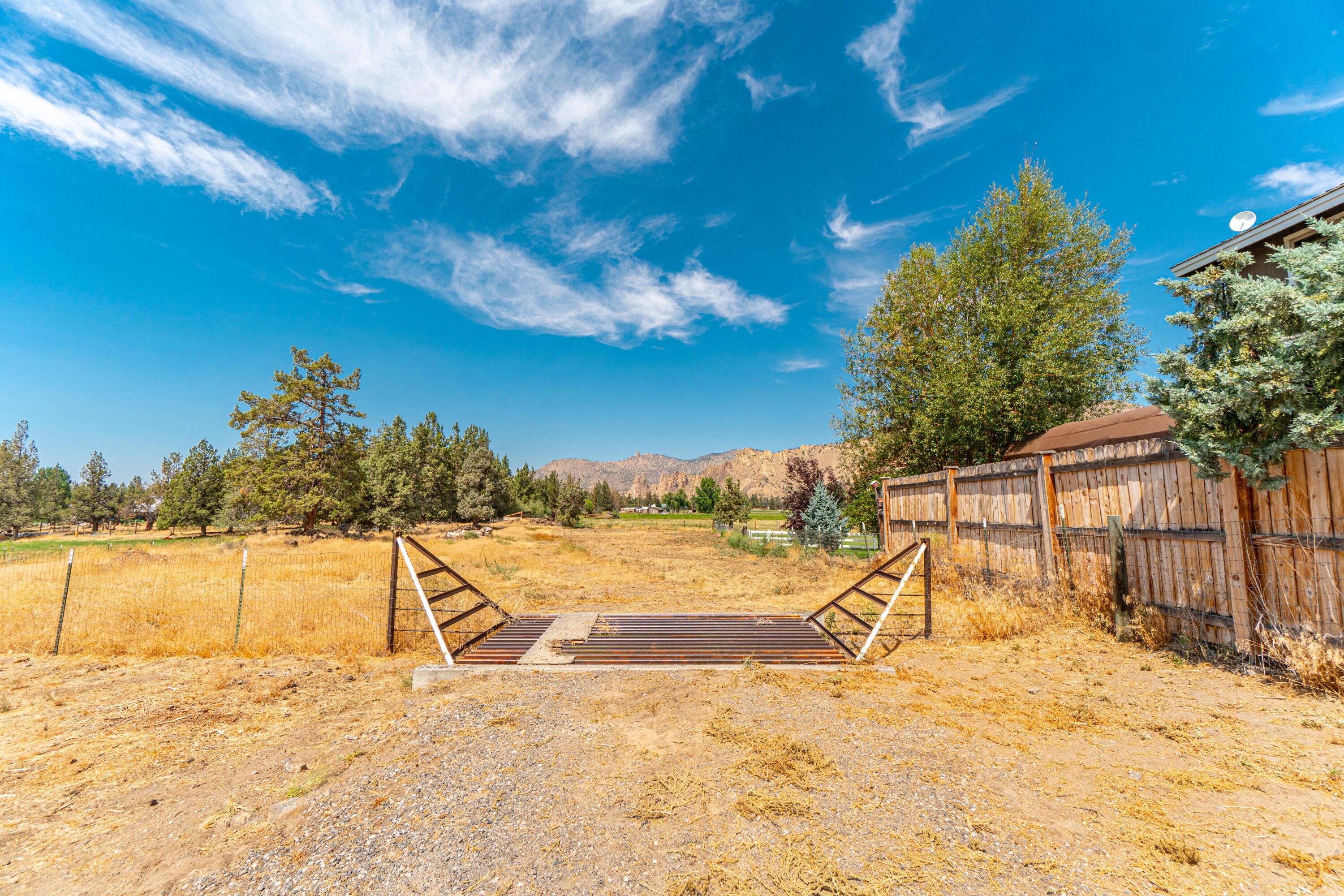 2929 NE Wilcox Avenue