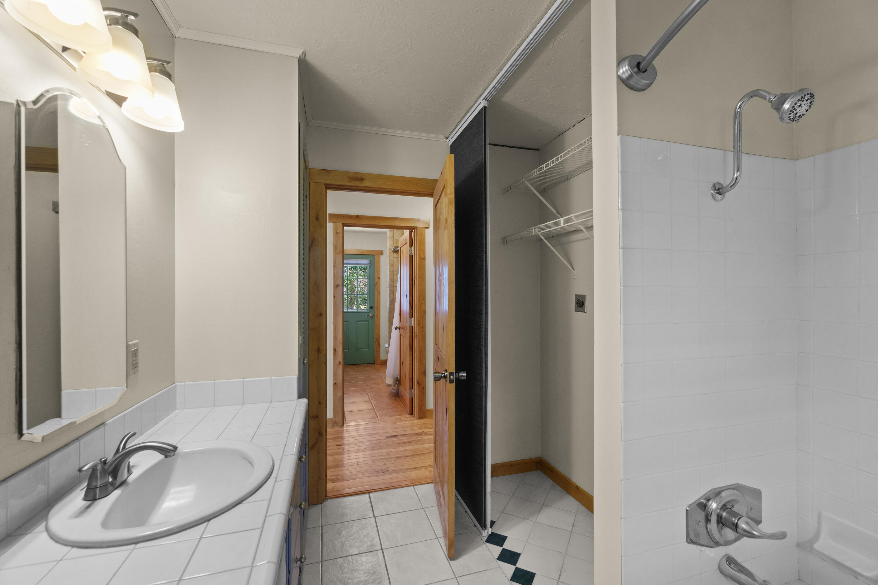 2929 NE Wilcox Avenue