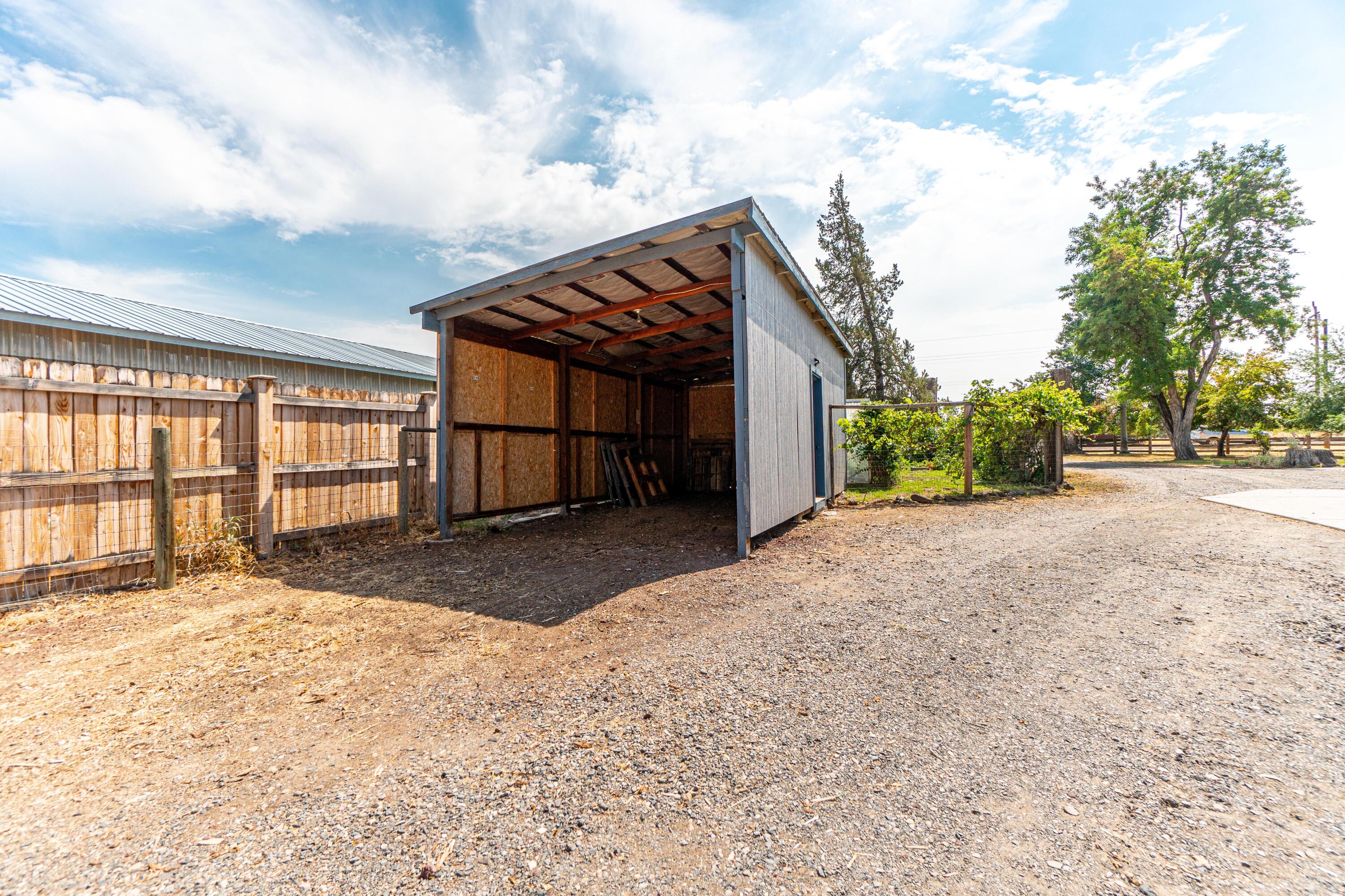 2929 NE Wilcox Avenue