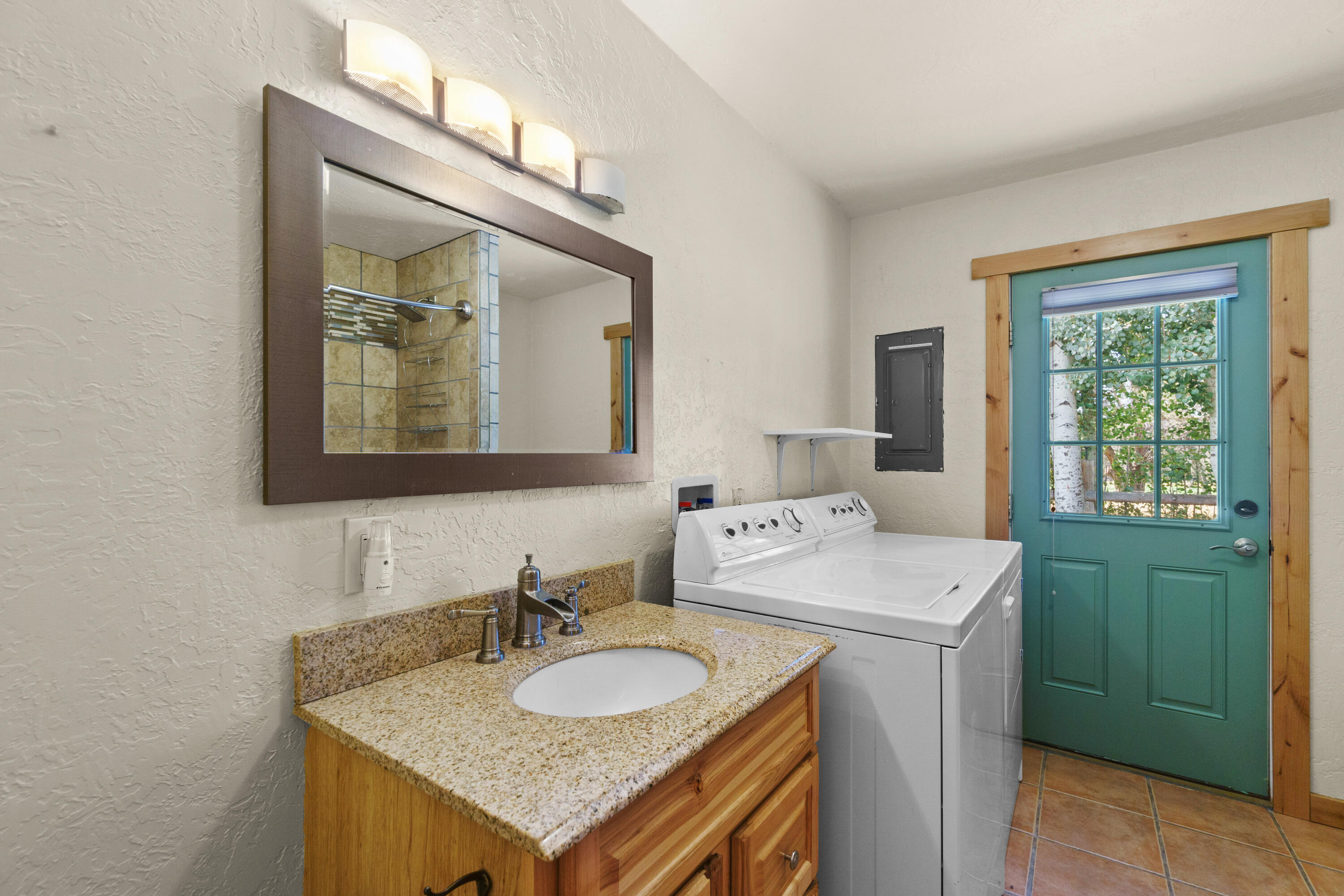 2929 NE Wilcox Avenue