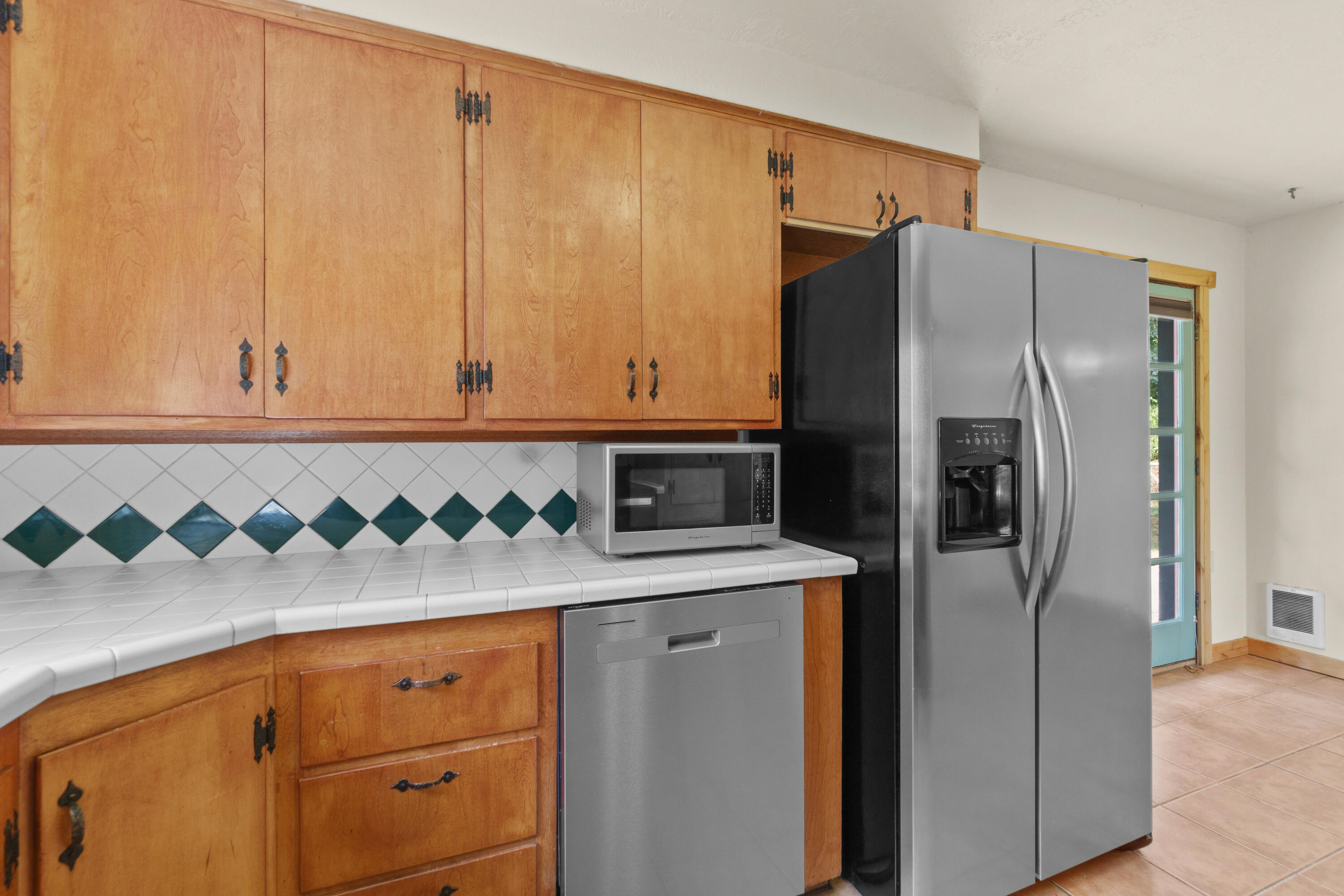 2929 NE Wilcox Avenue