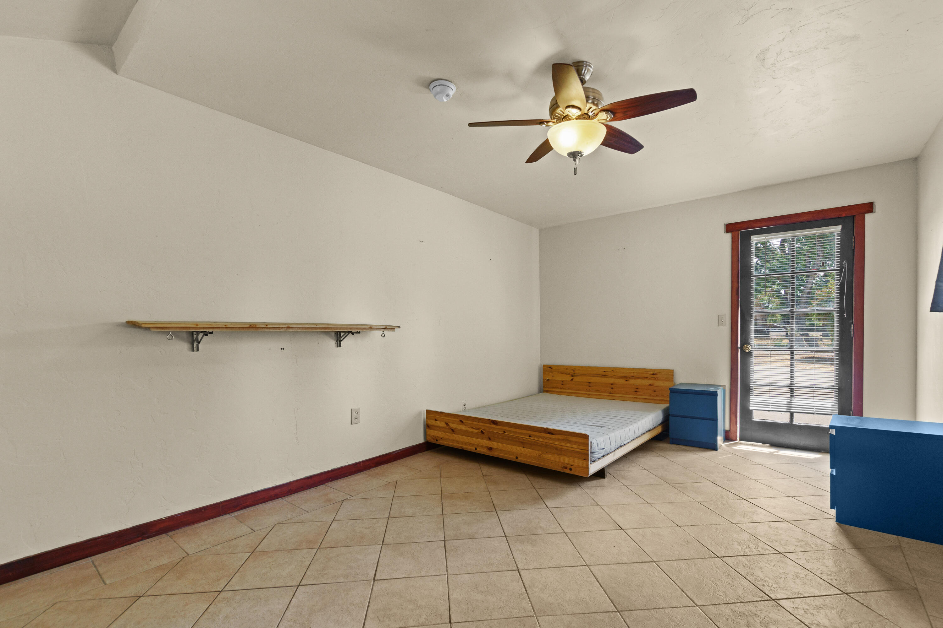 2929 NE Wilcox Avenue