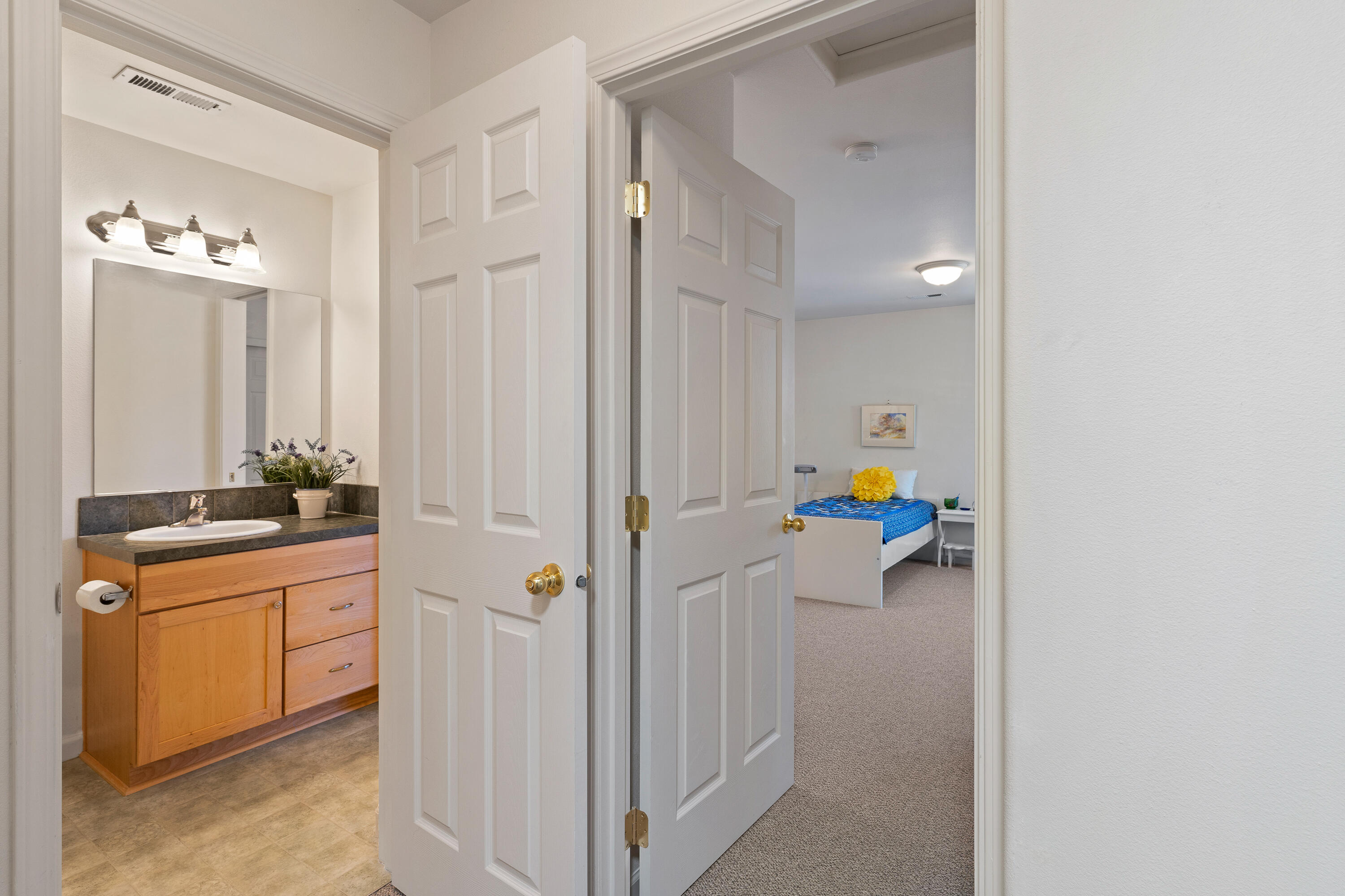 111 NW Hawthorne Avenue, APT 1