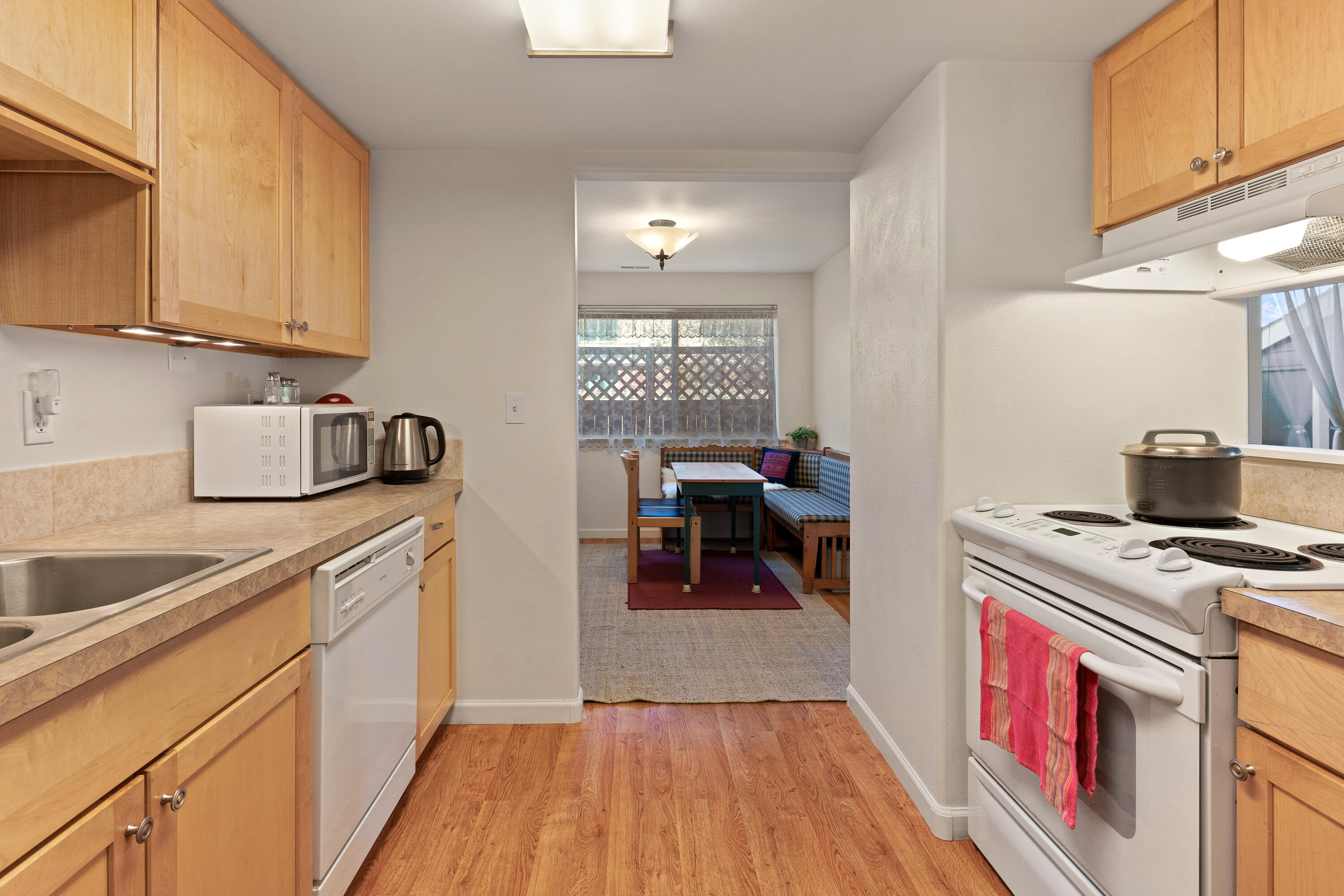 111 NW Hawthorne Avenue, APT 1