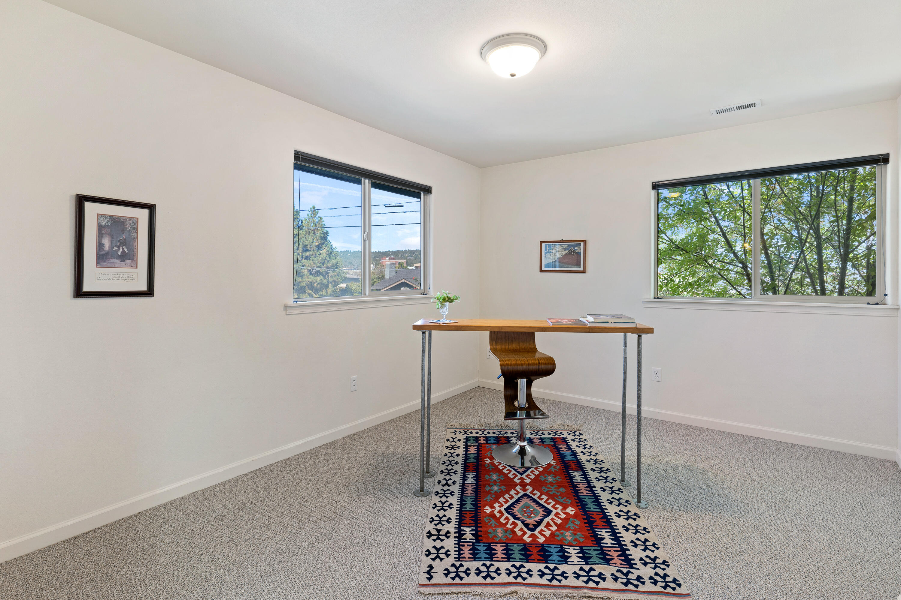111 NW Hawthorne Avenue, APT 1