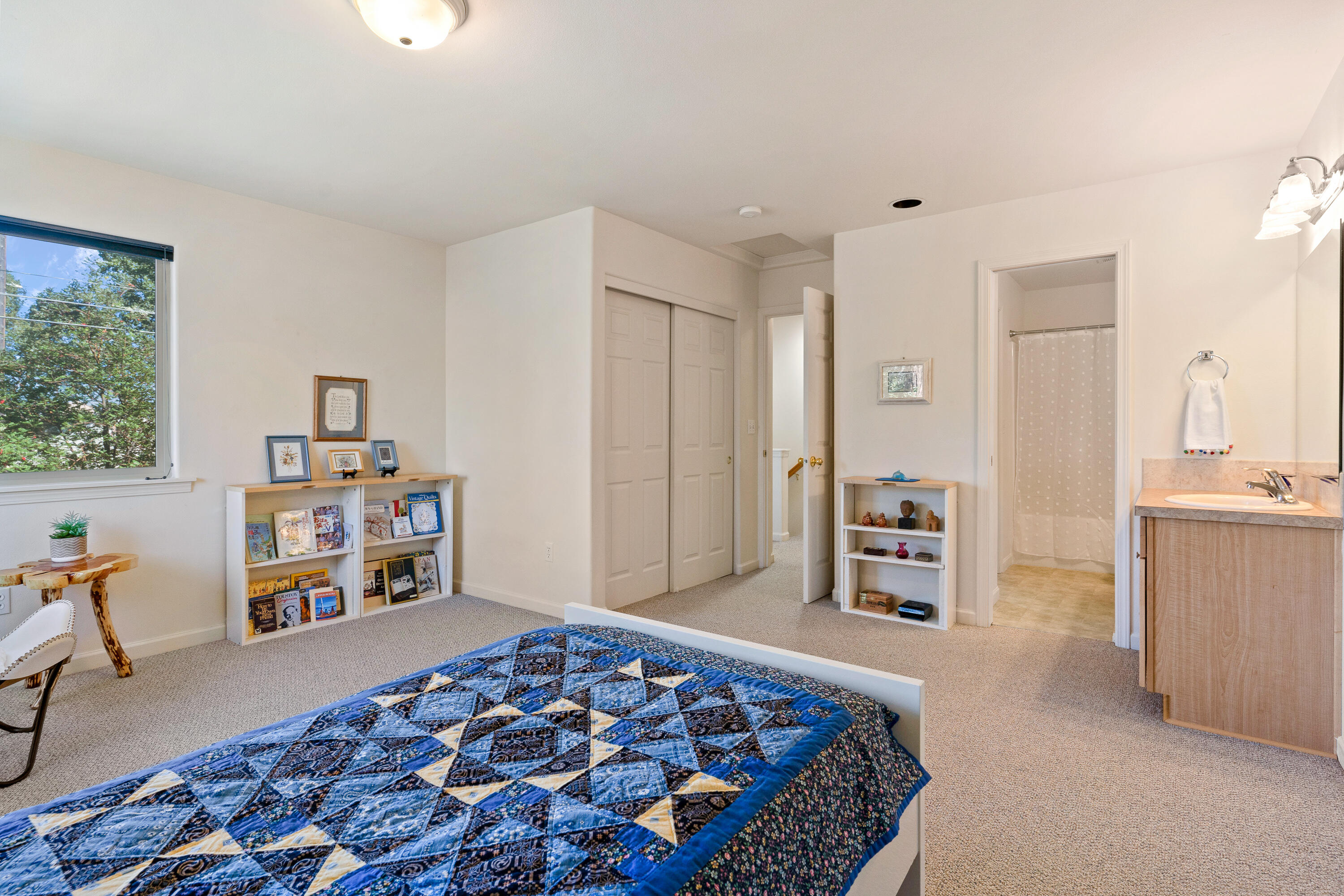 111 NW Hawthorne Avenue, APT 1
