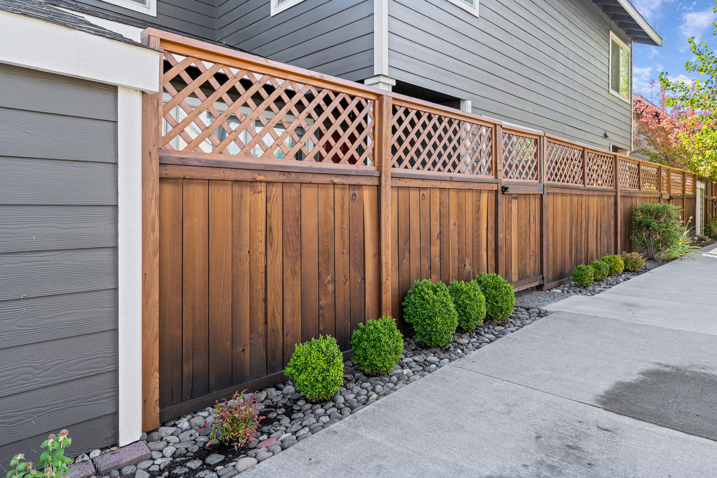 111 NW Hawthorne Avenue, APT 1