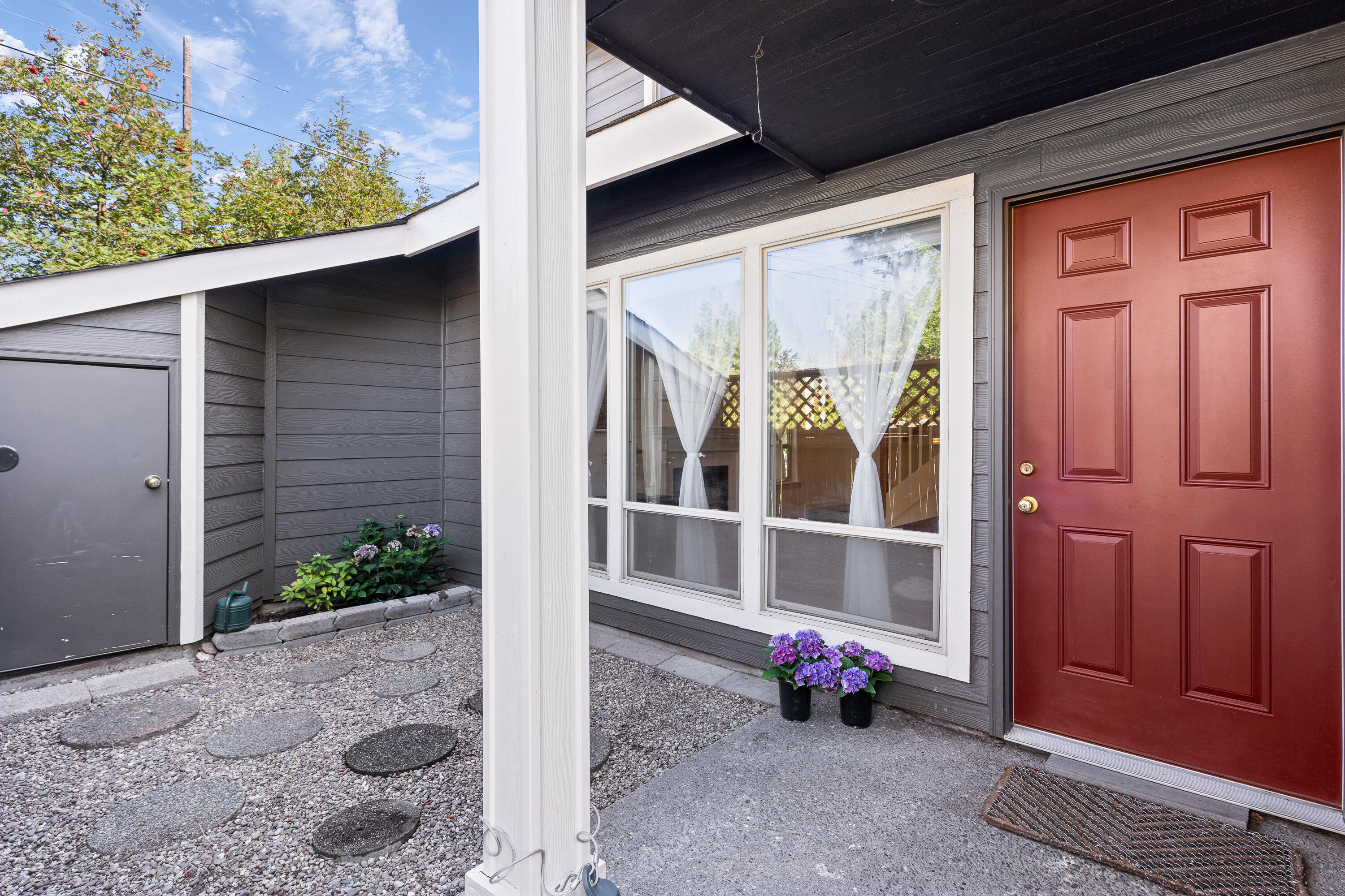 111 NW Hawthorne Avenue, APT 1