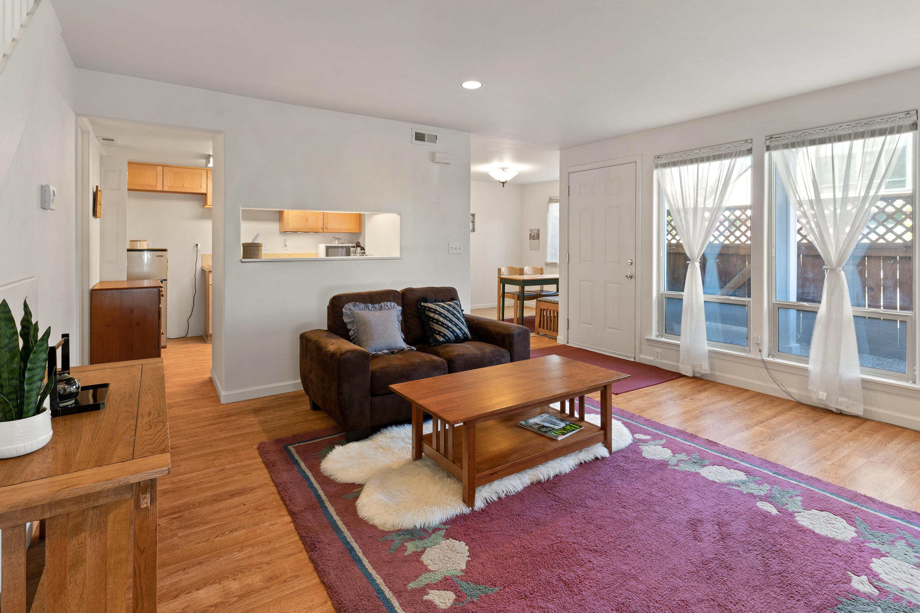 111 NW Hawthorne Avenue, APT 1