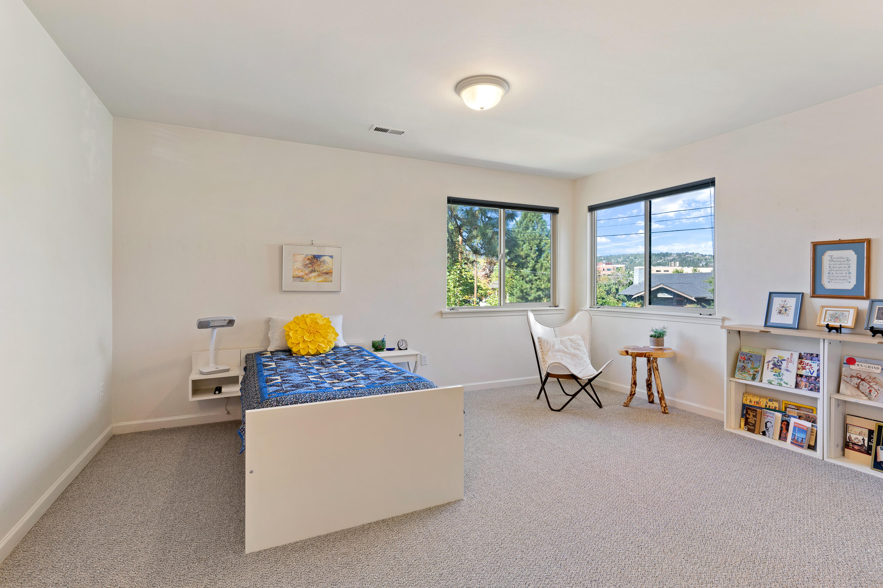 111 NW Hawthorne Avenue, APT 1