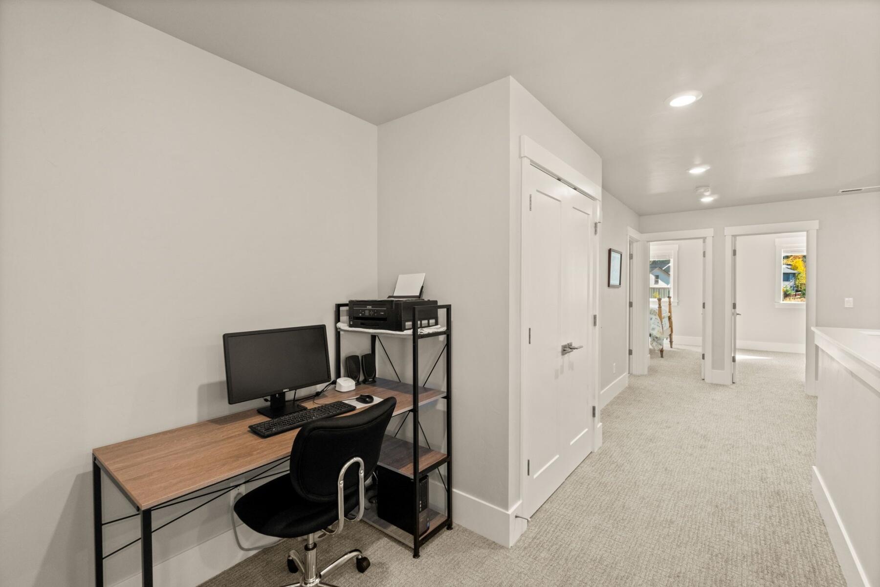 2296 NW Skyline Ranch Road