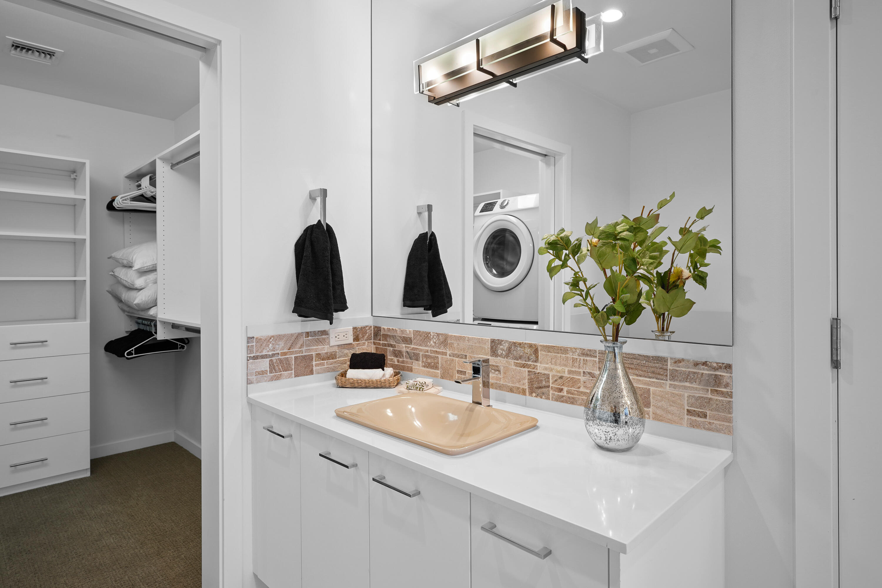 291 SW Bluff Drive, UNIT 320