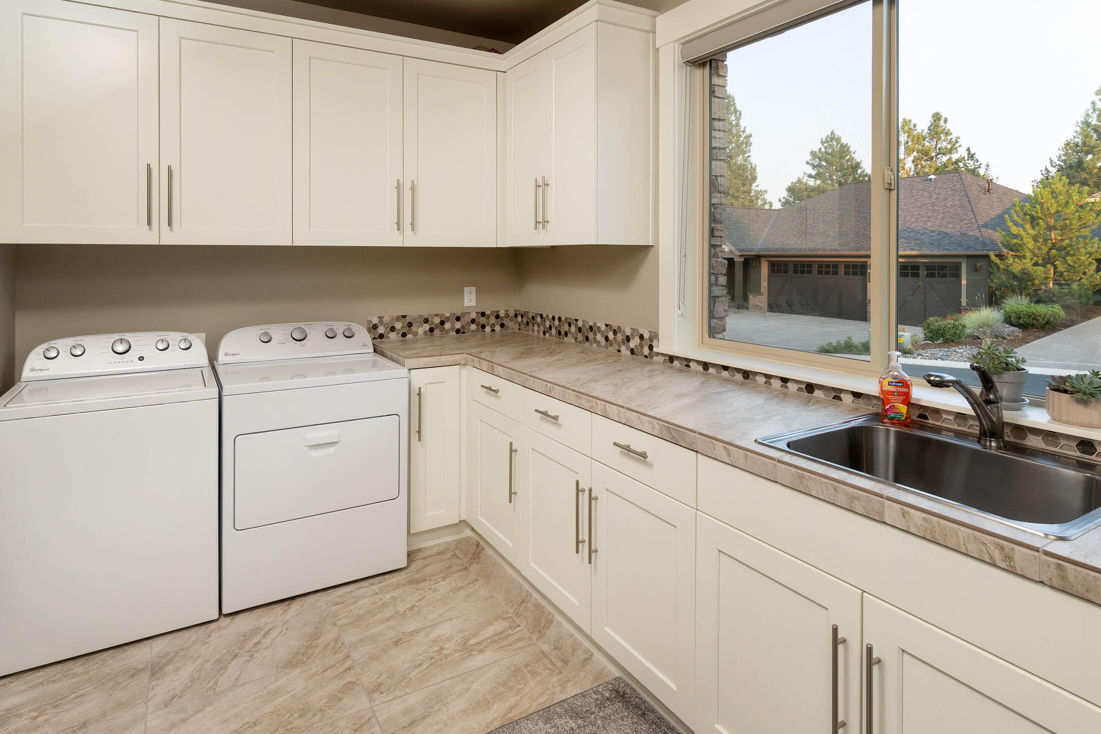 2556 NW Pine Terrrace Drive