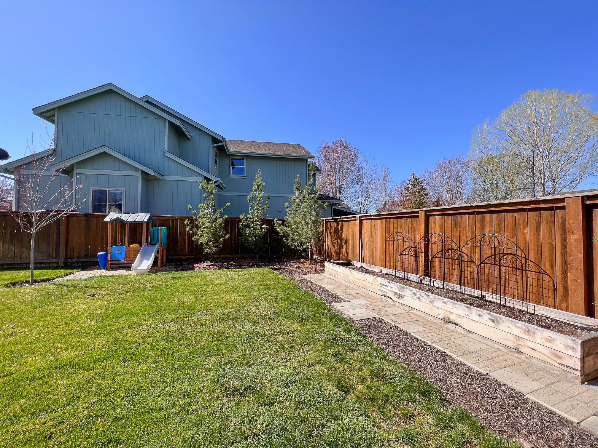 1706 NW Larch Avenue