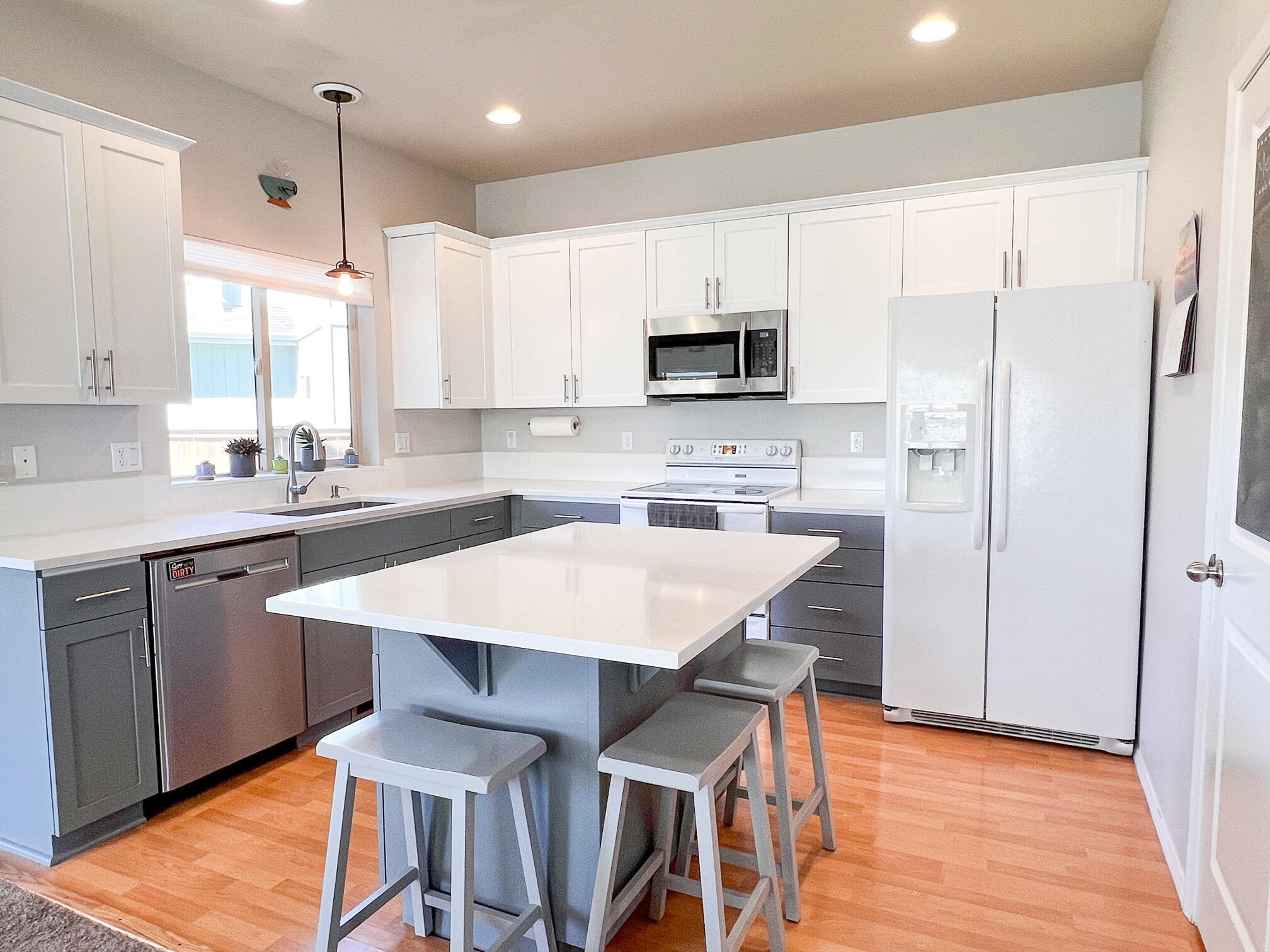 1706 NW Larch Avenue