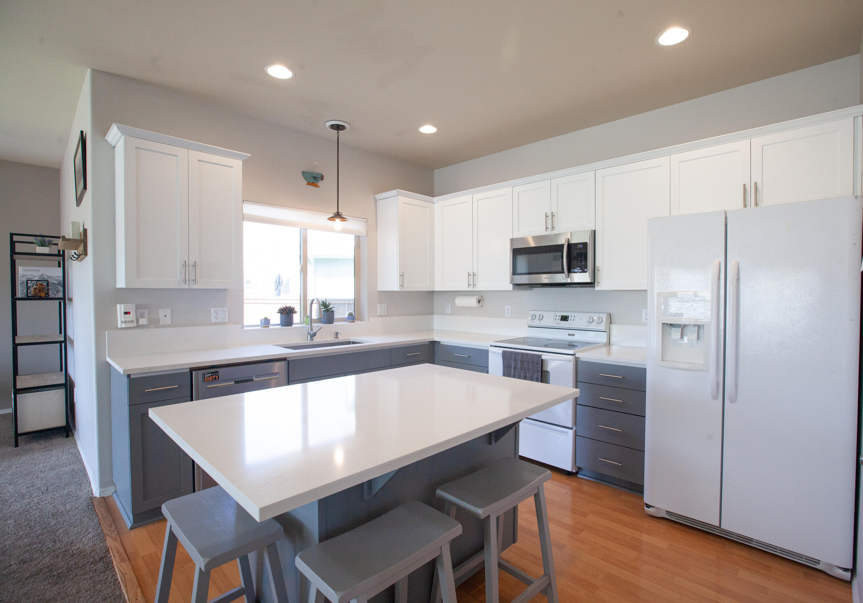 1706 NW Larch Avenue