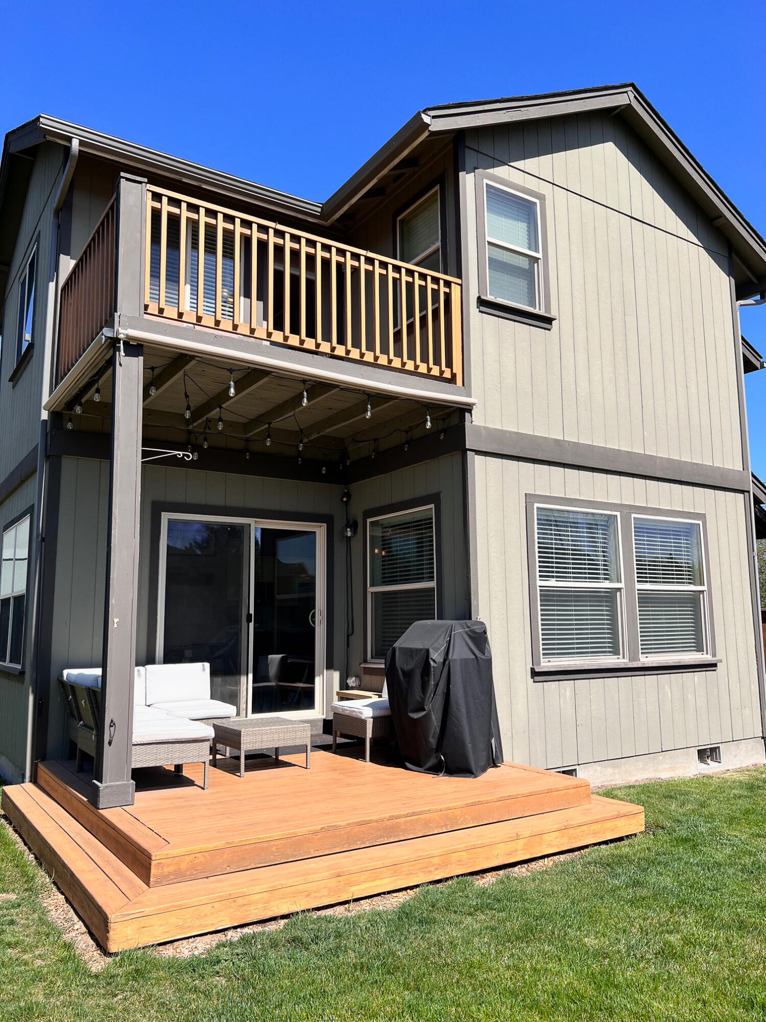 1706 NW Larch Avenue