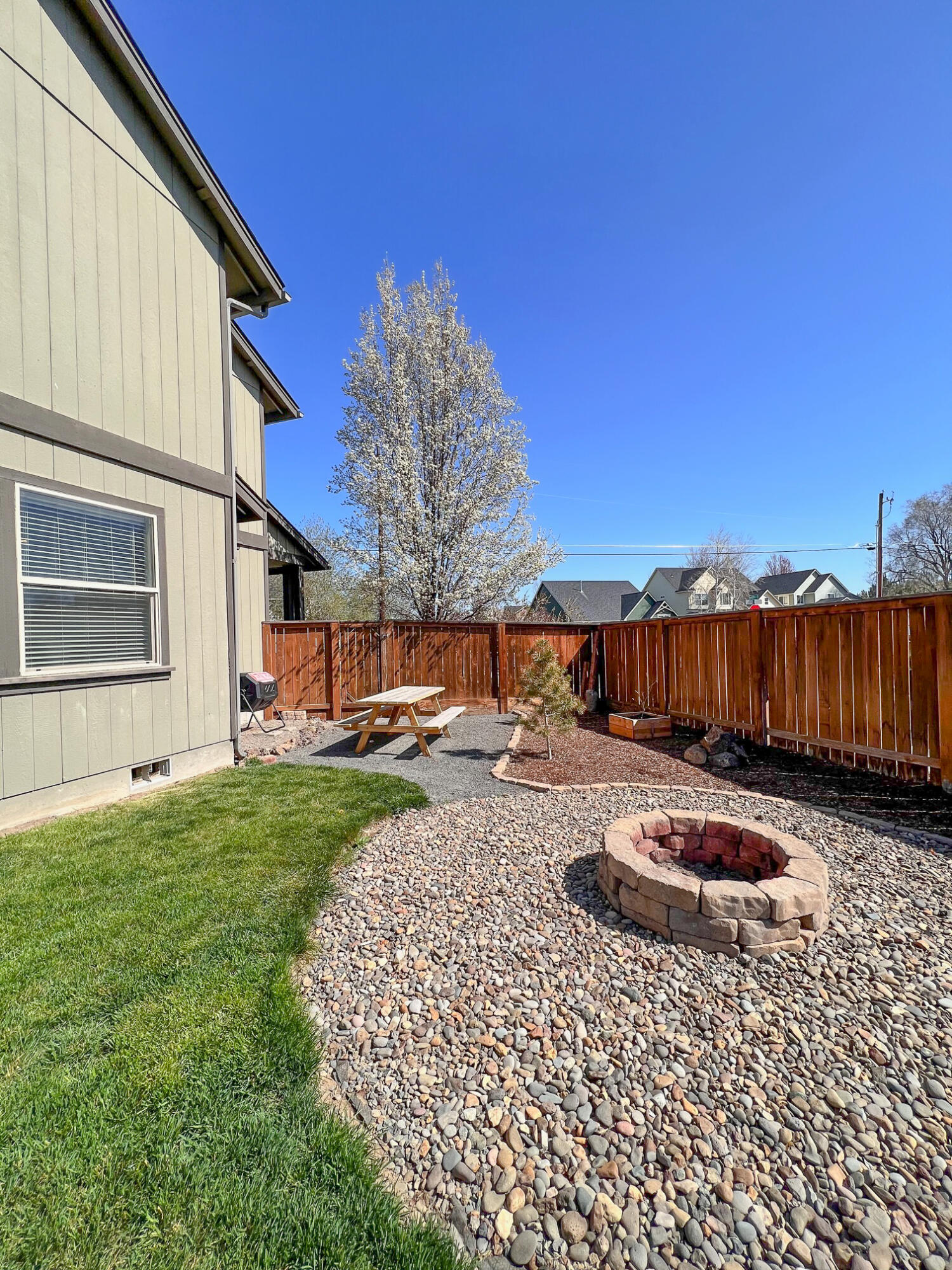 1706 NW Larch Avenue