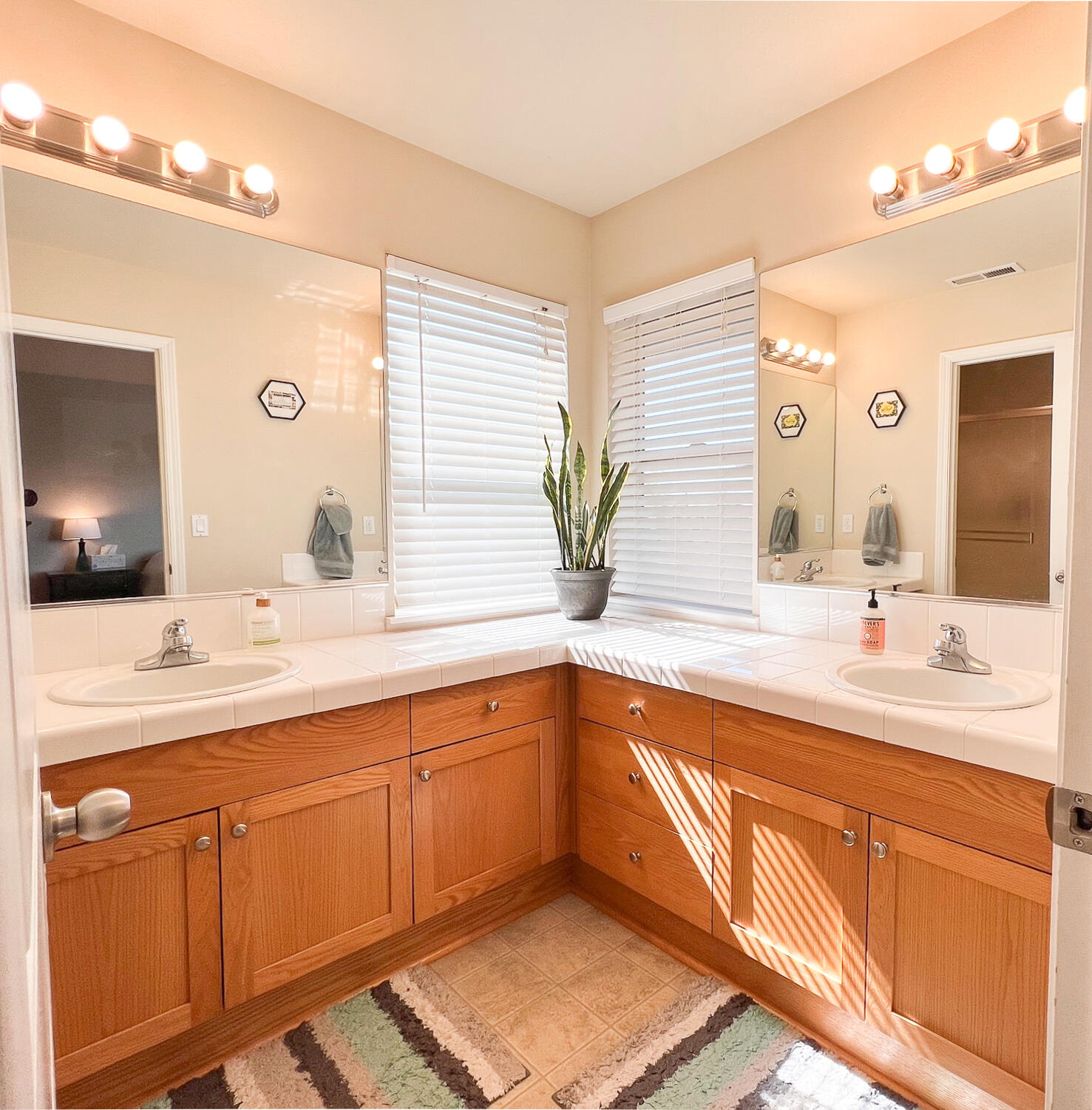 1706 NW Larch Avenue