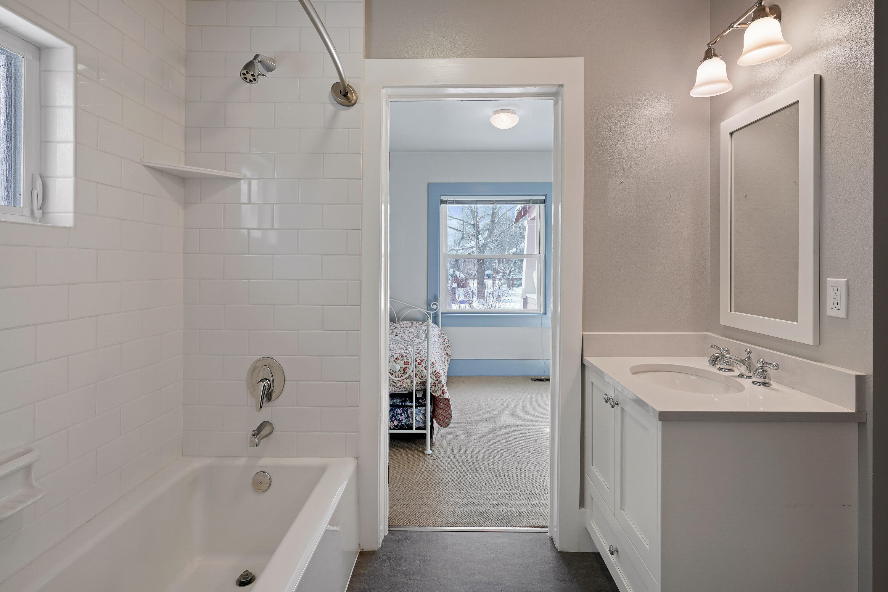 512 NW Delaware Avenue