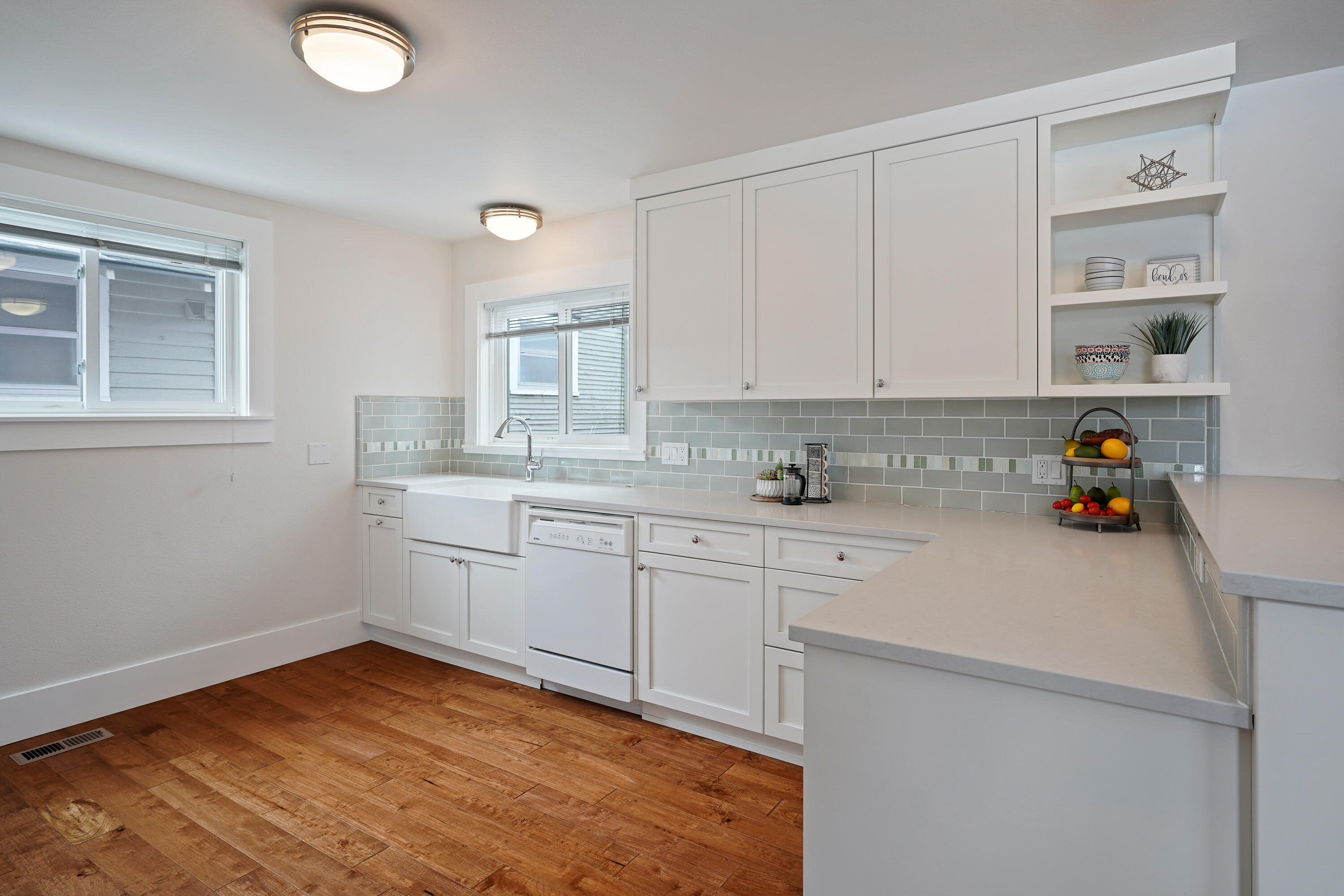 512 NW Delaware Avenue