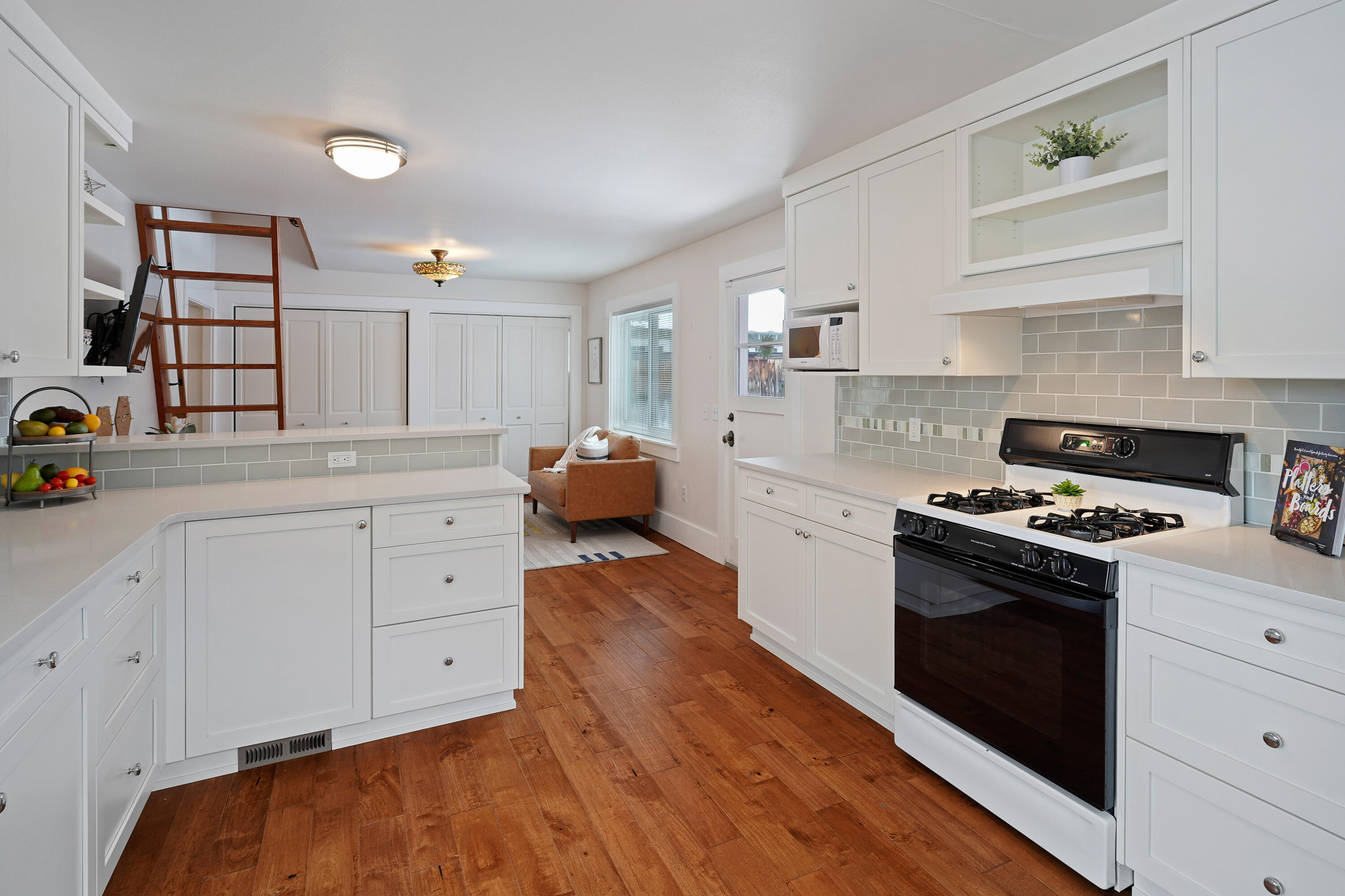 512 NW Delaware Avenue