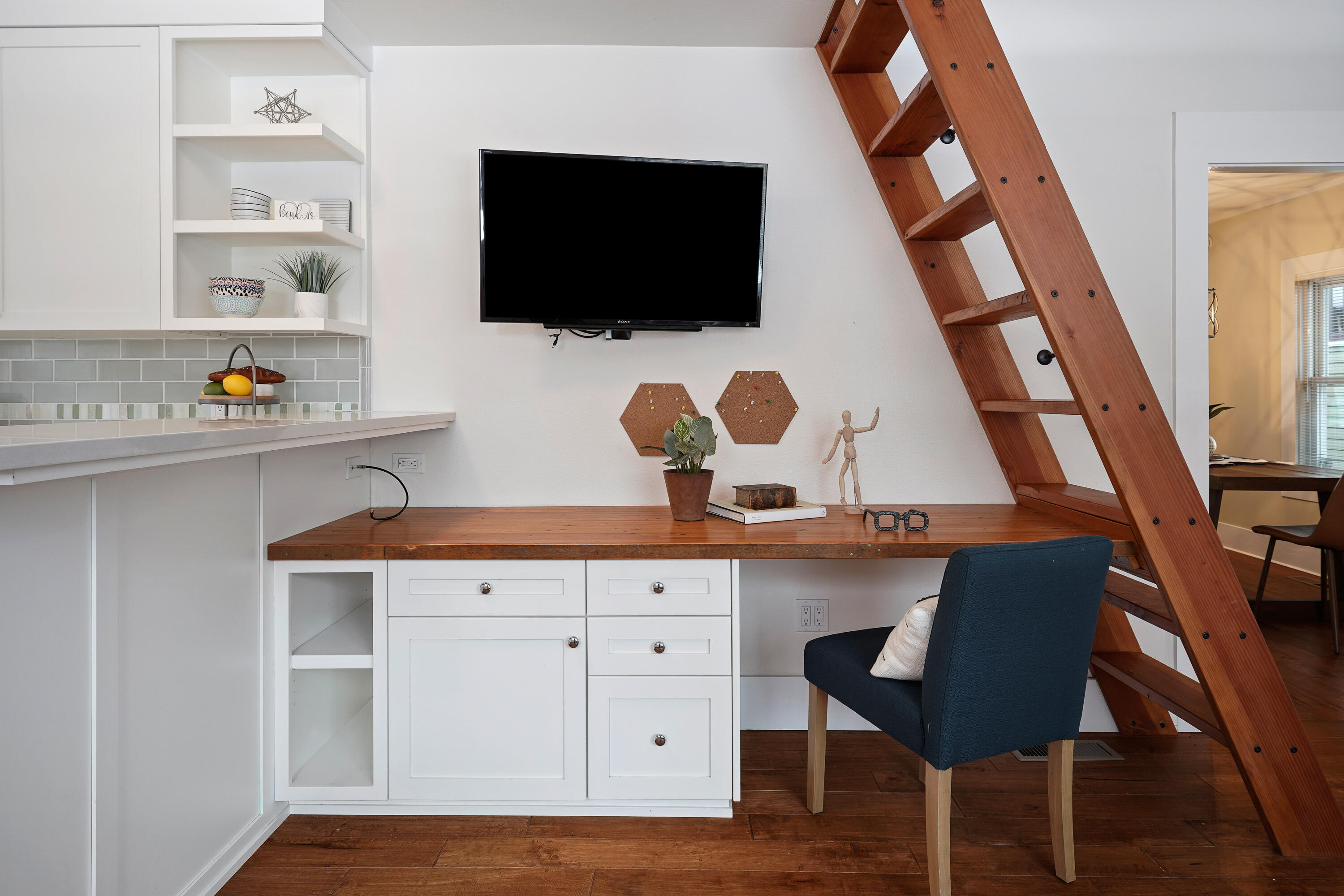 512 NW Delaware Avenue