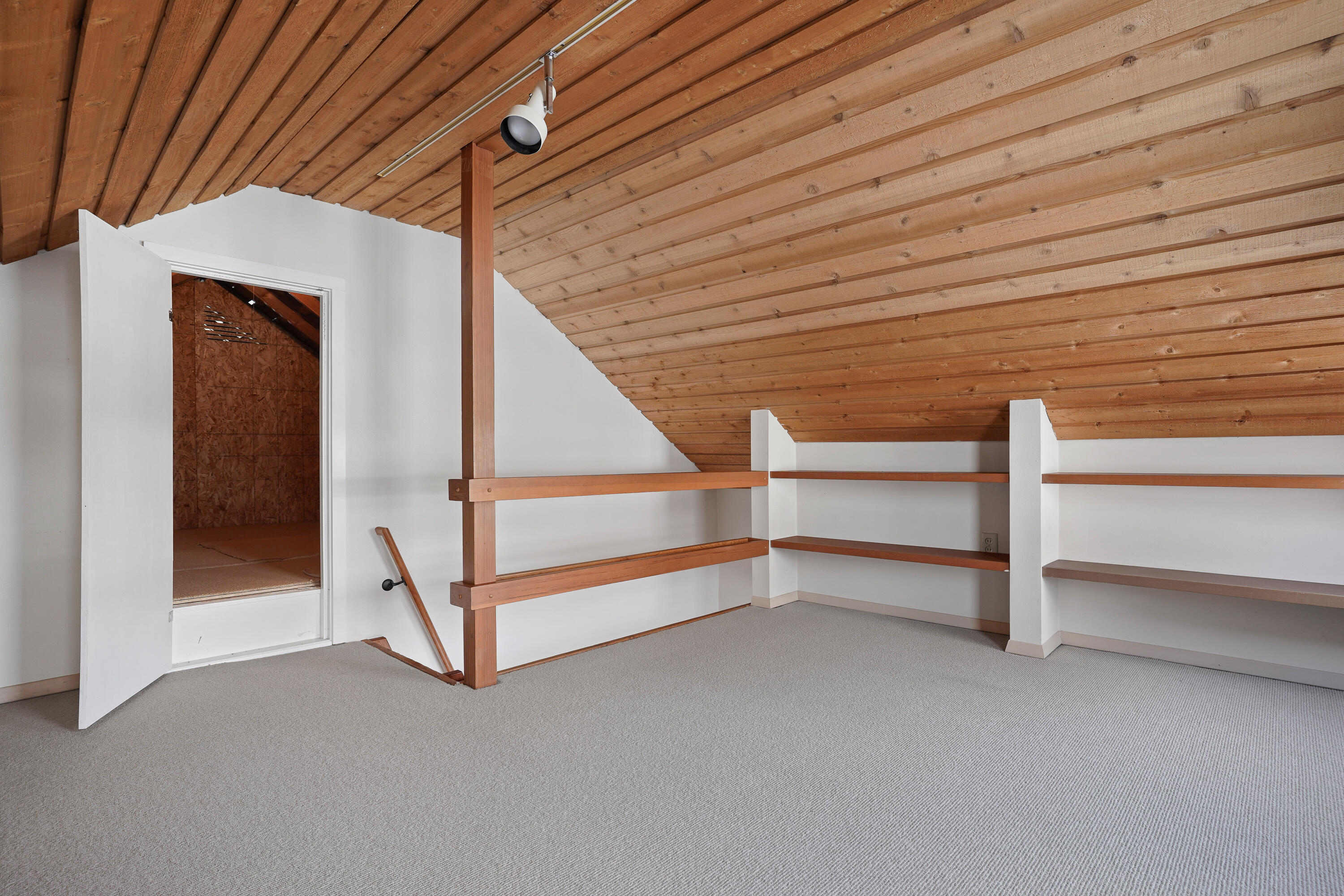 512 NW Delaware Avenue