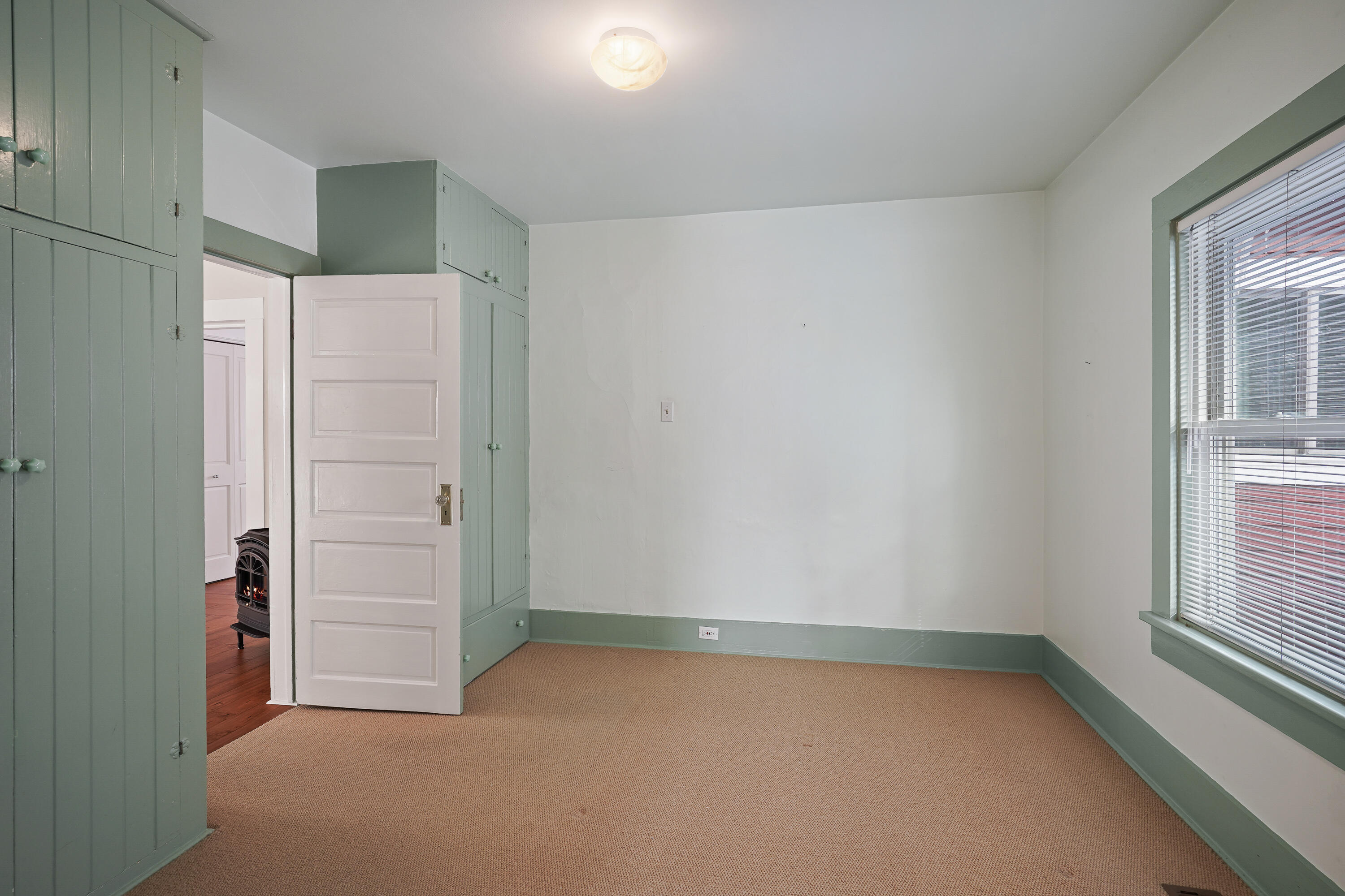 512 NW Delaware Avenue