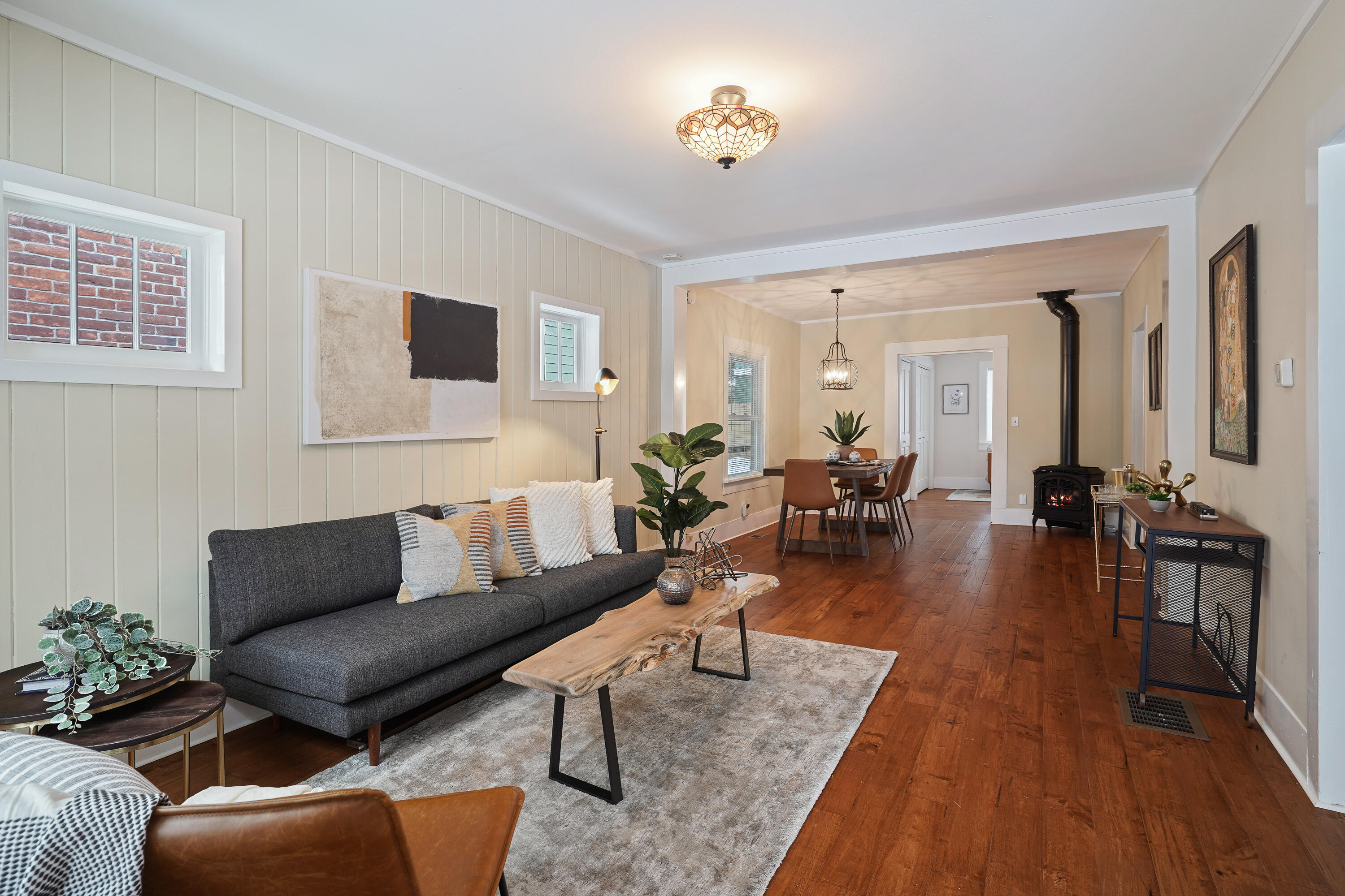 512 NW Delaware Avenue