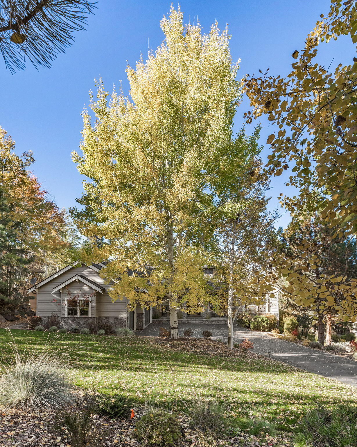 3177 NW Fairway Heights Drive