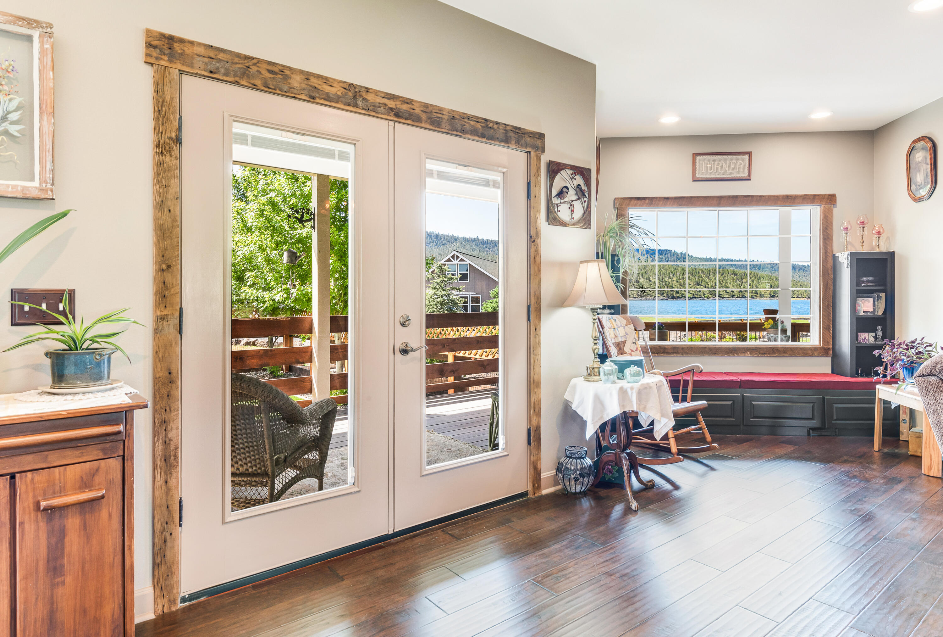 1544 NE Haytons Elk View Lane