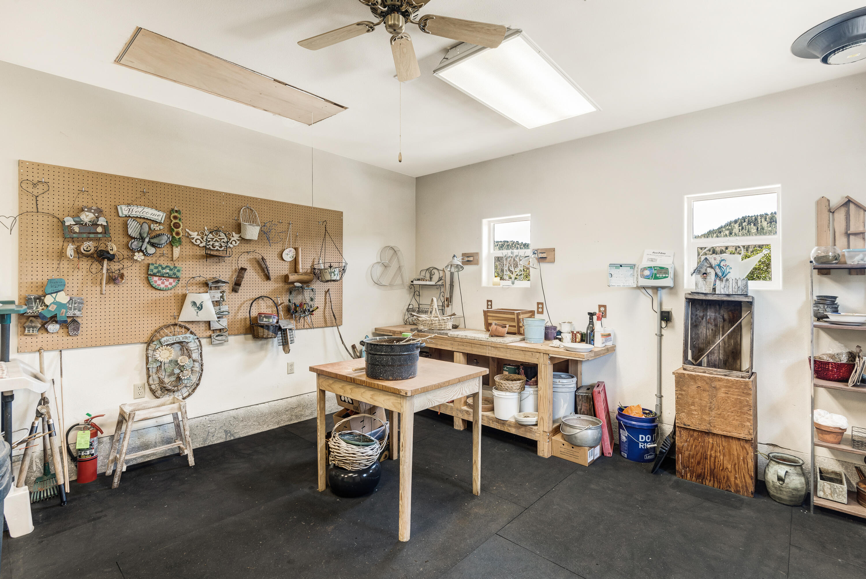 1544 NE Haytons Elk View Lane