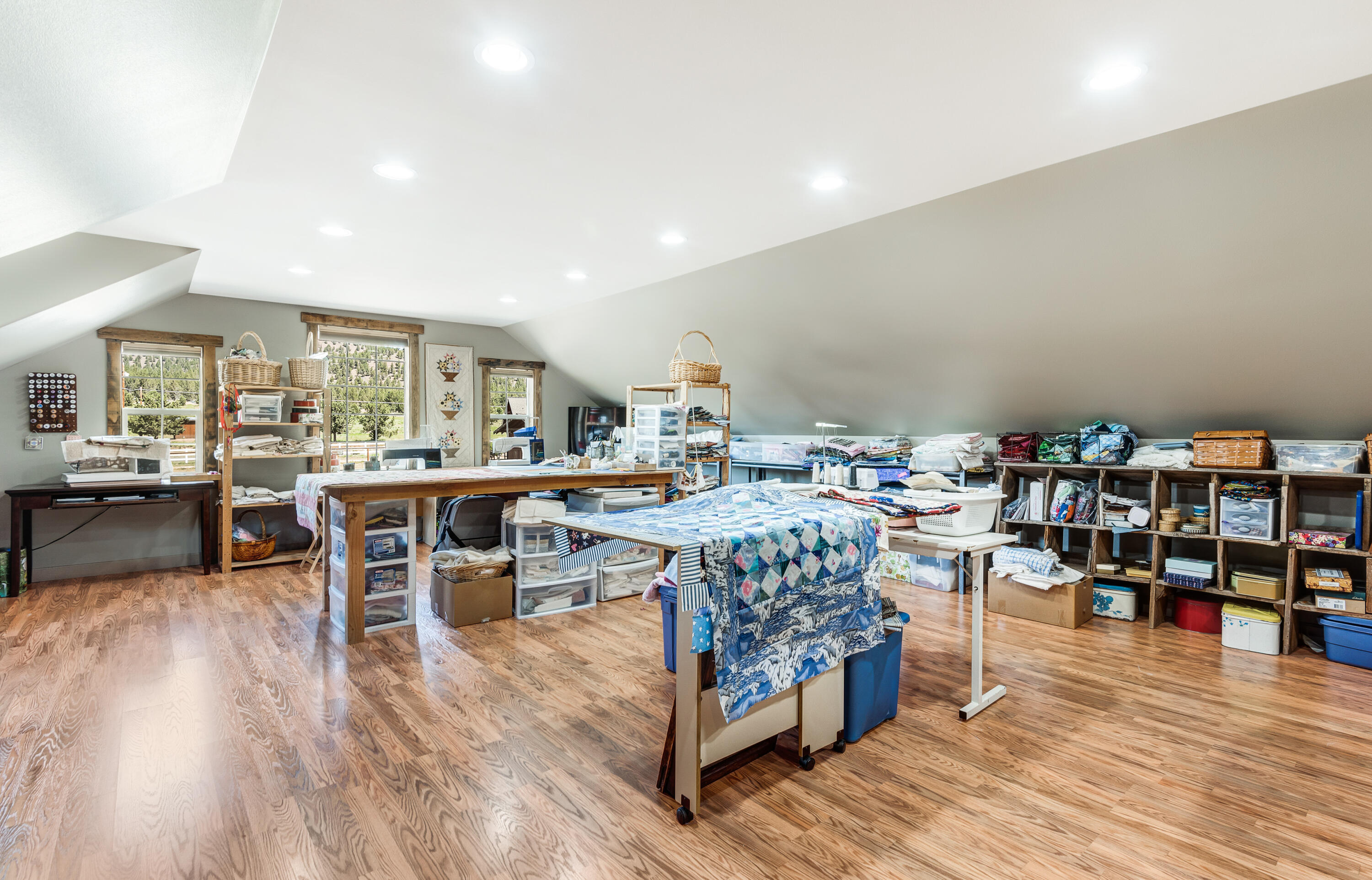 1544 NE Haytons Elk View Lane